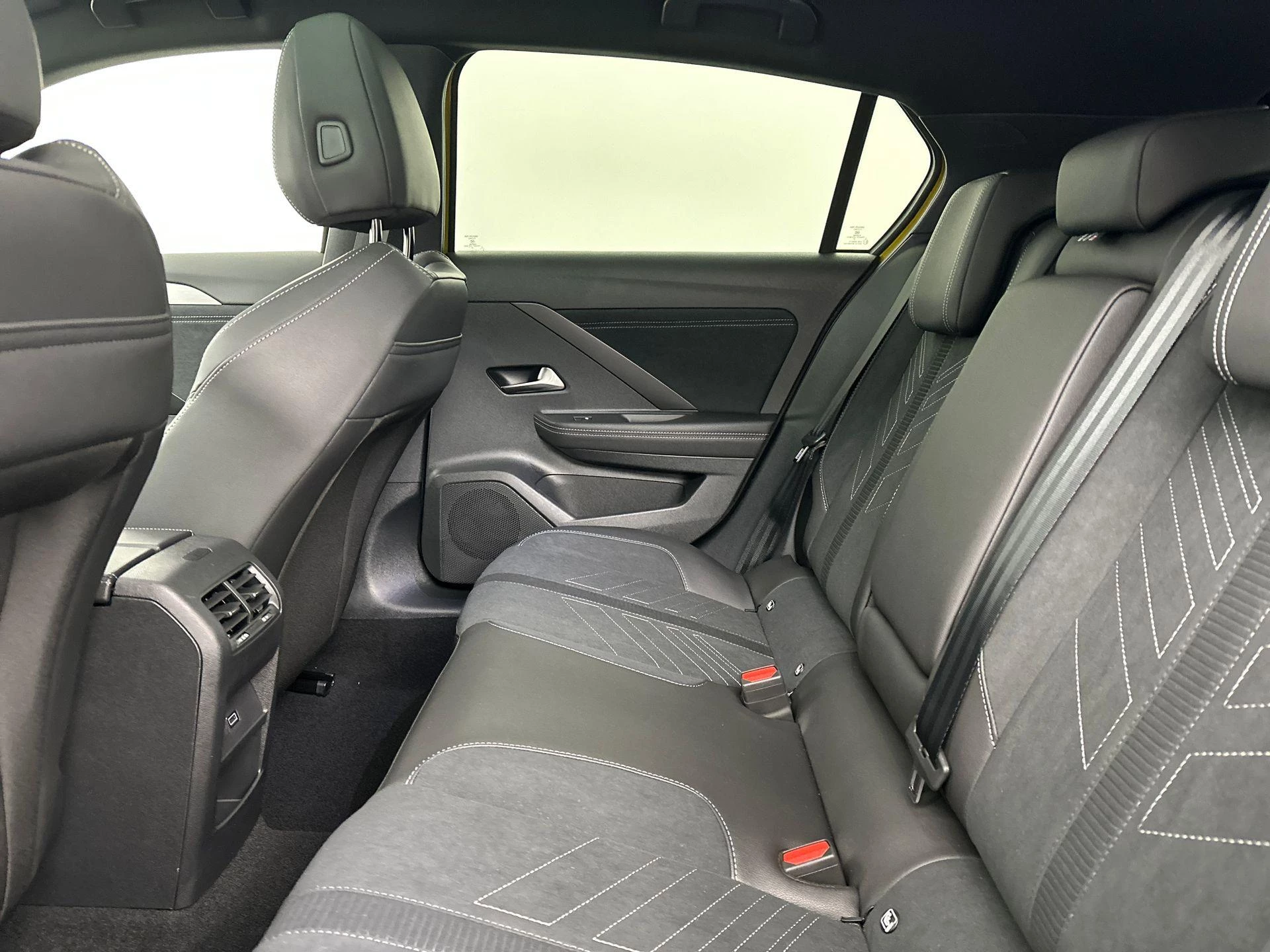 Opel-Astra-image-20