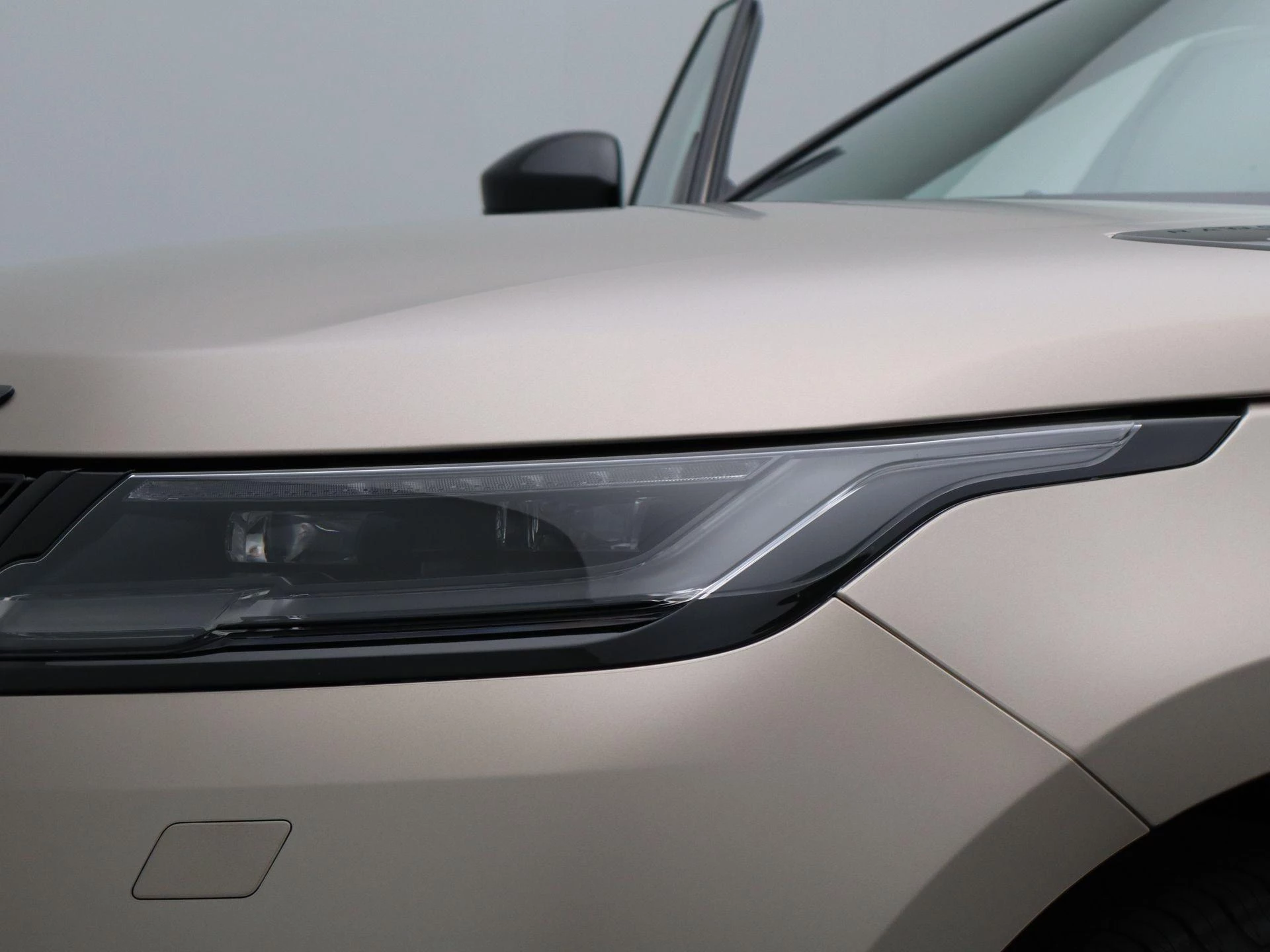 Land Rover Range Rover Velar 2.0 P400e AWD Belgravia Edition Satin PHEV