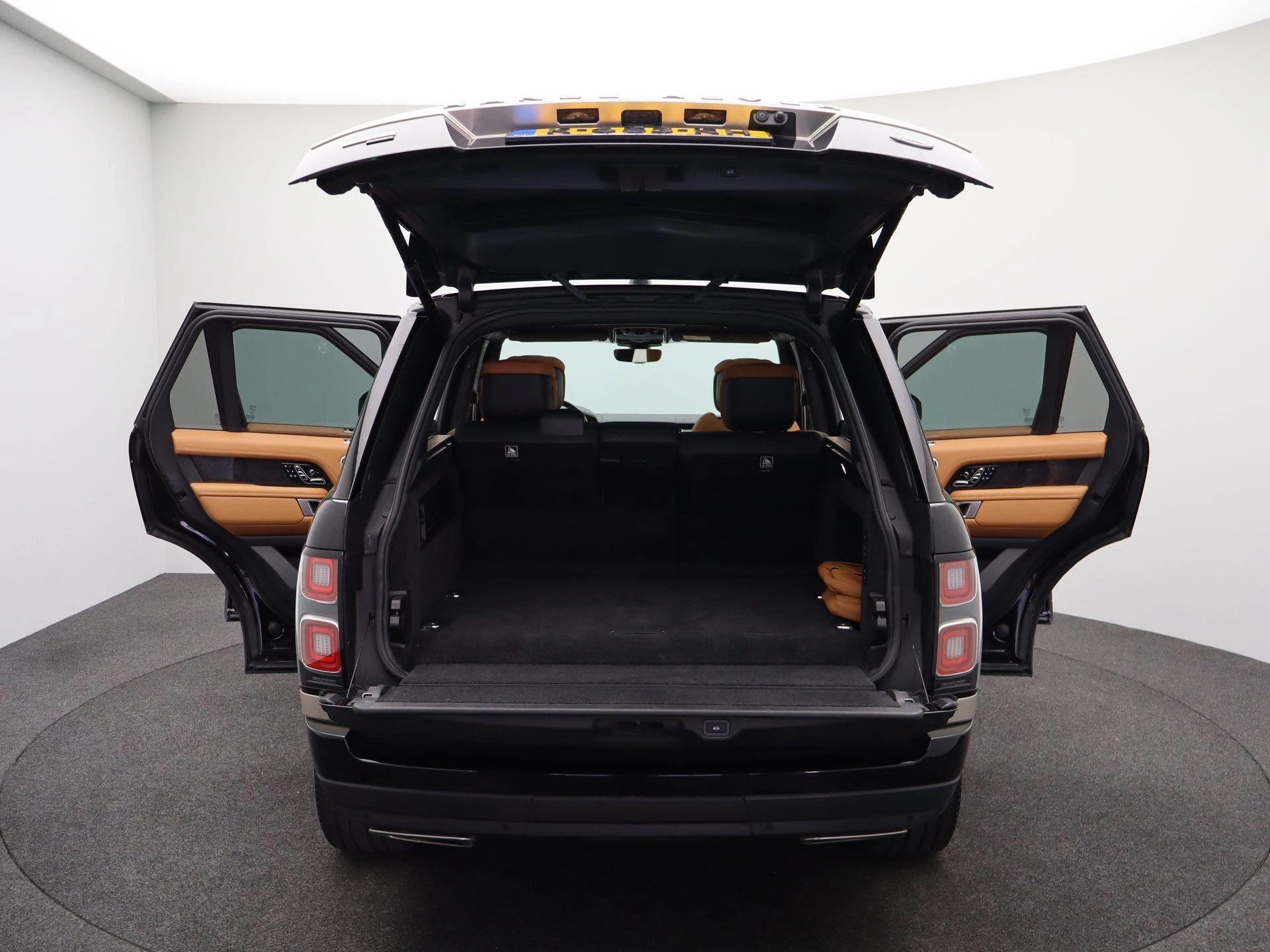 Land Rover Range Rover P400e Fifty