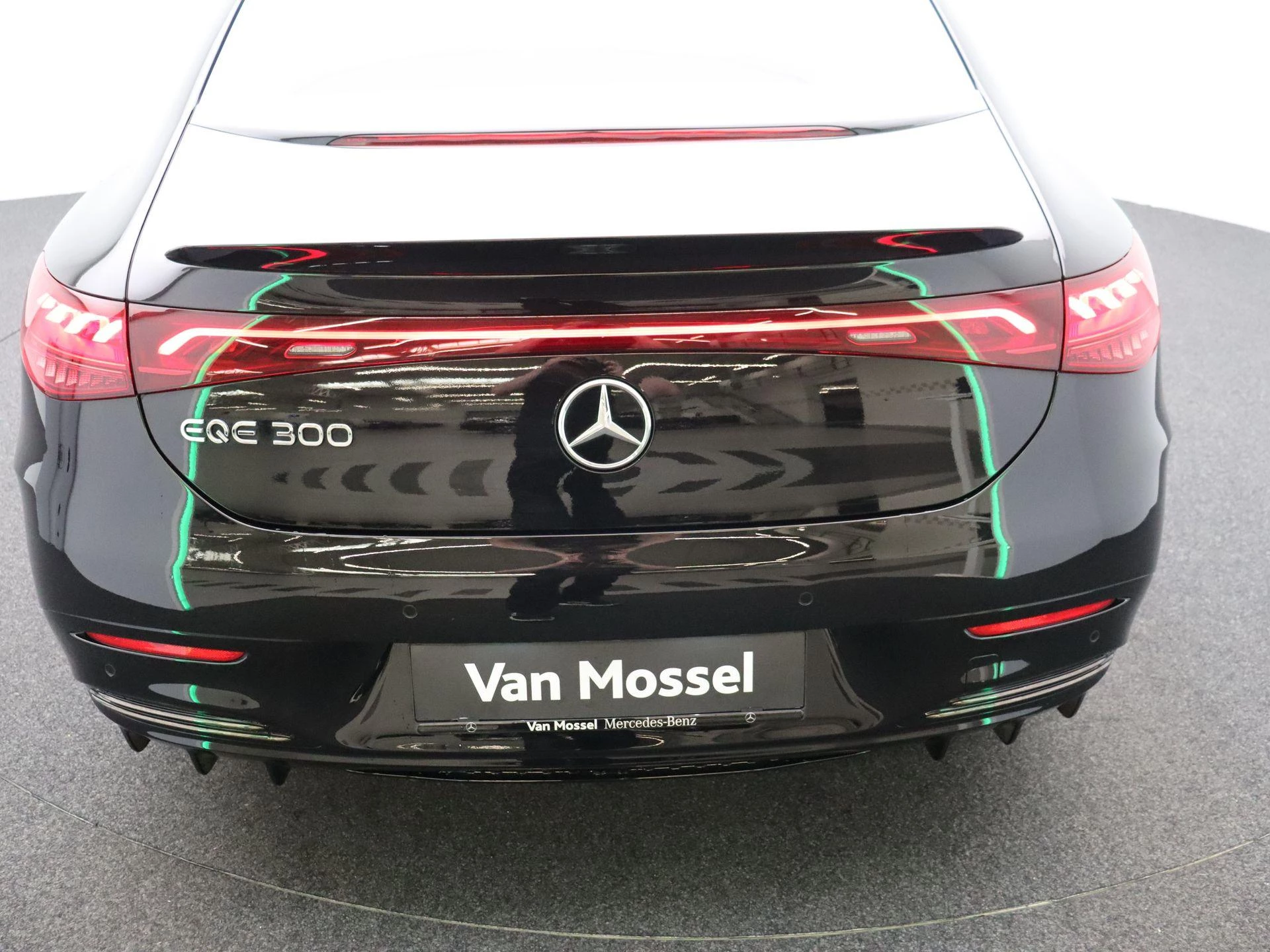 Mercedes-Benz EQE 300 AMG Line + PANORAMISCH DAK + AIRMATIC +