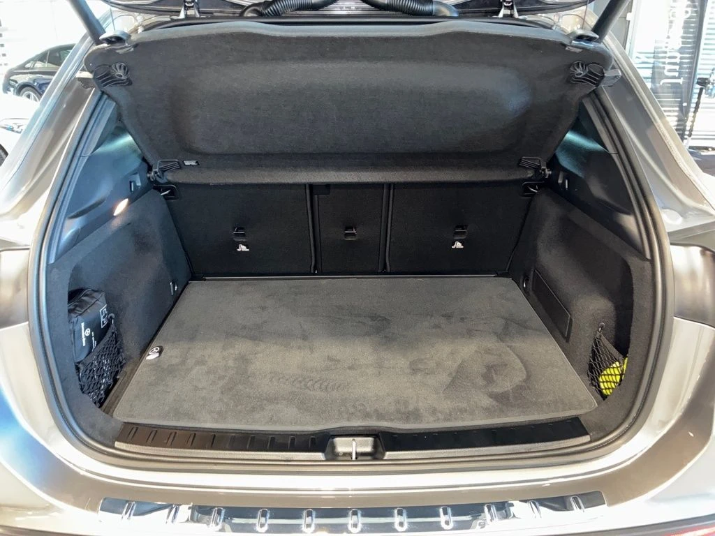 Mercedes-Benz-GLA 200 d-image-13
