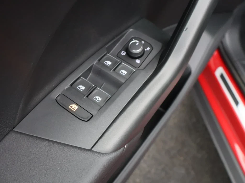 Volkswagen-T-Cross-image-17
