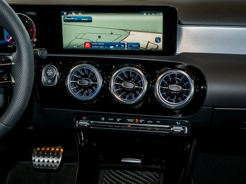 Mercedes-Benz-A-Klasse 200 d-image-9