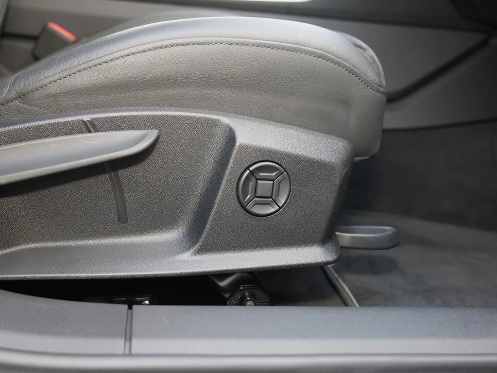 Audi A6 Avant 55 TFSI e quattro sport Matrix LED