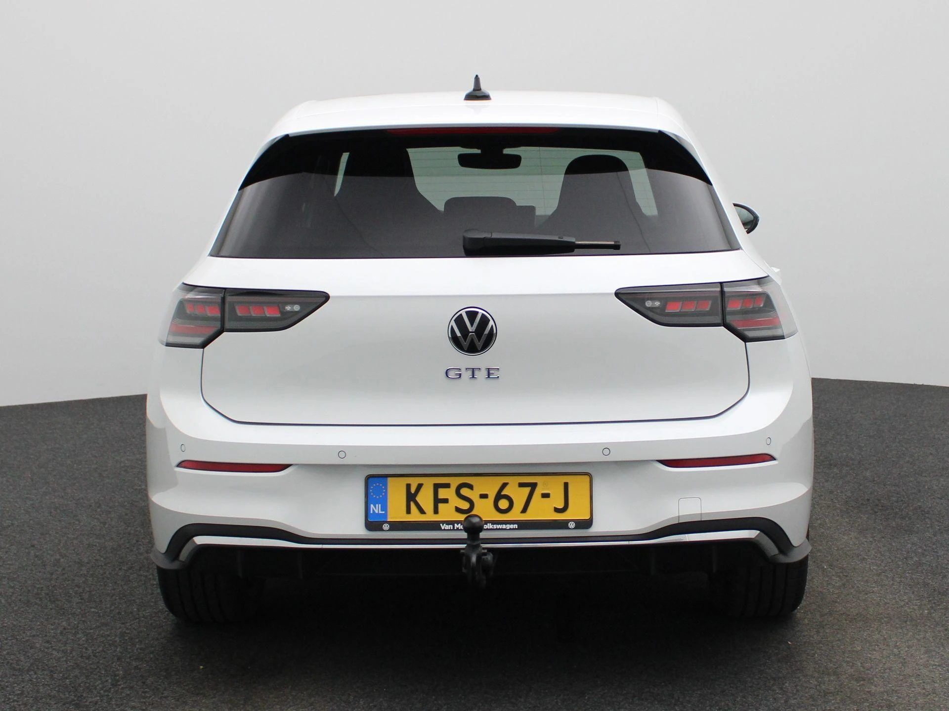 Volkswagen-Golf-image-4