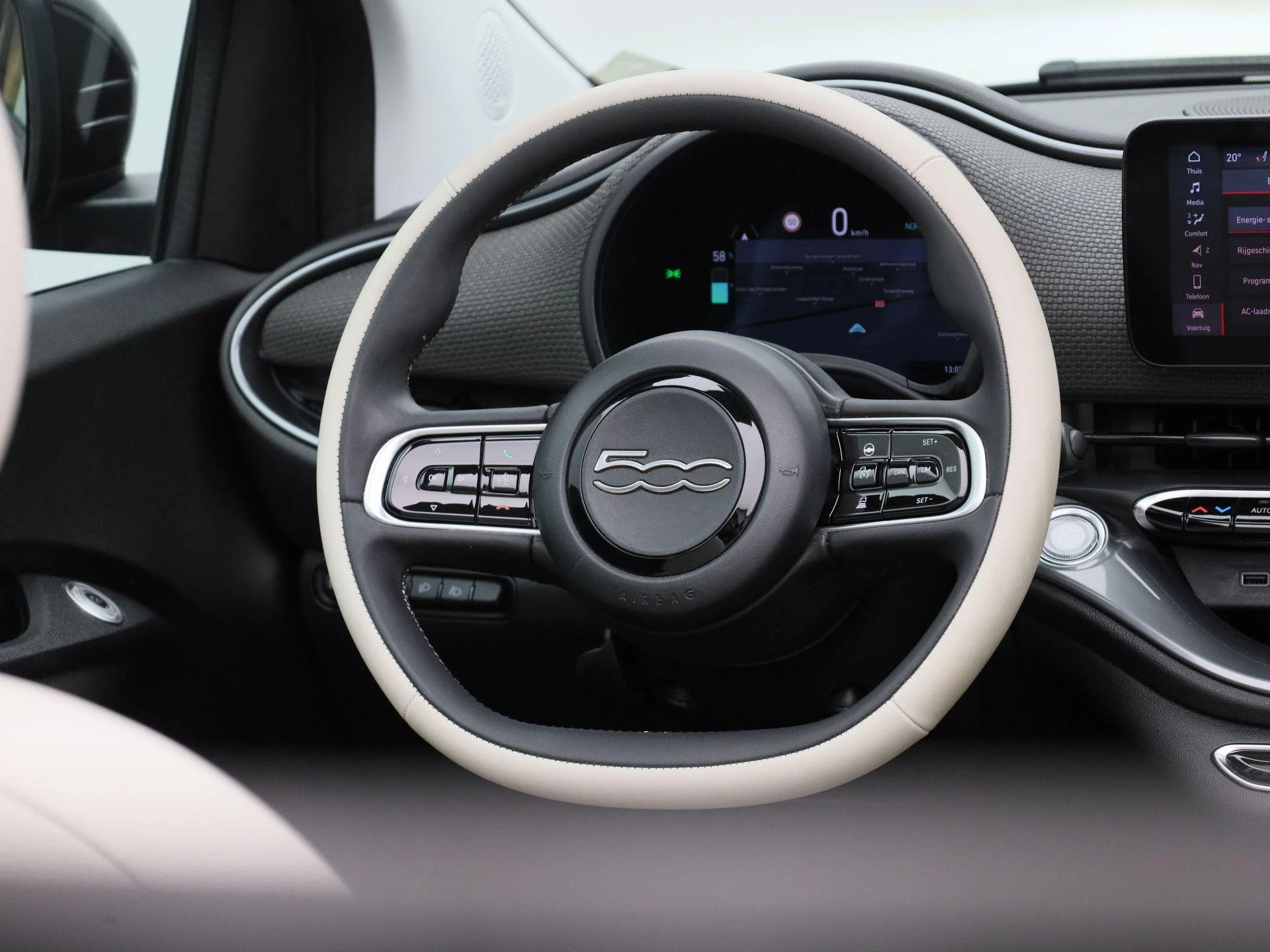 Fiat-500e-image-35