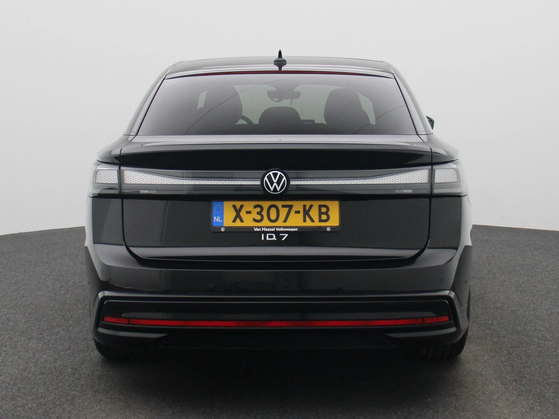 Volkswagen-ID.7-image-4