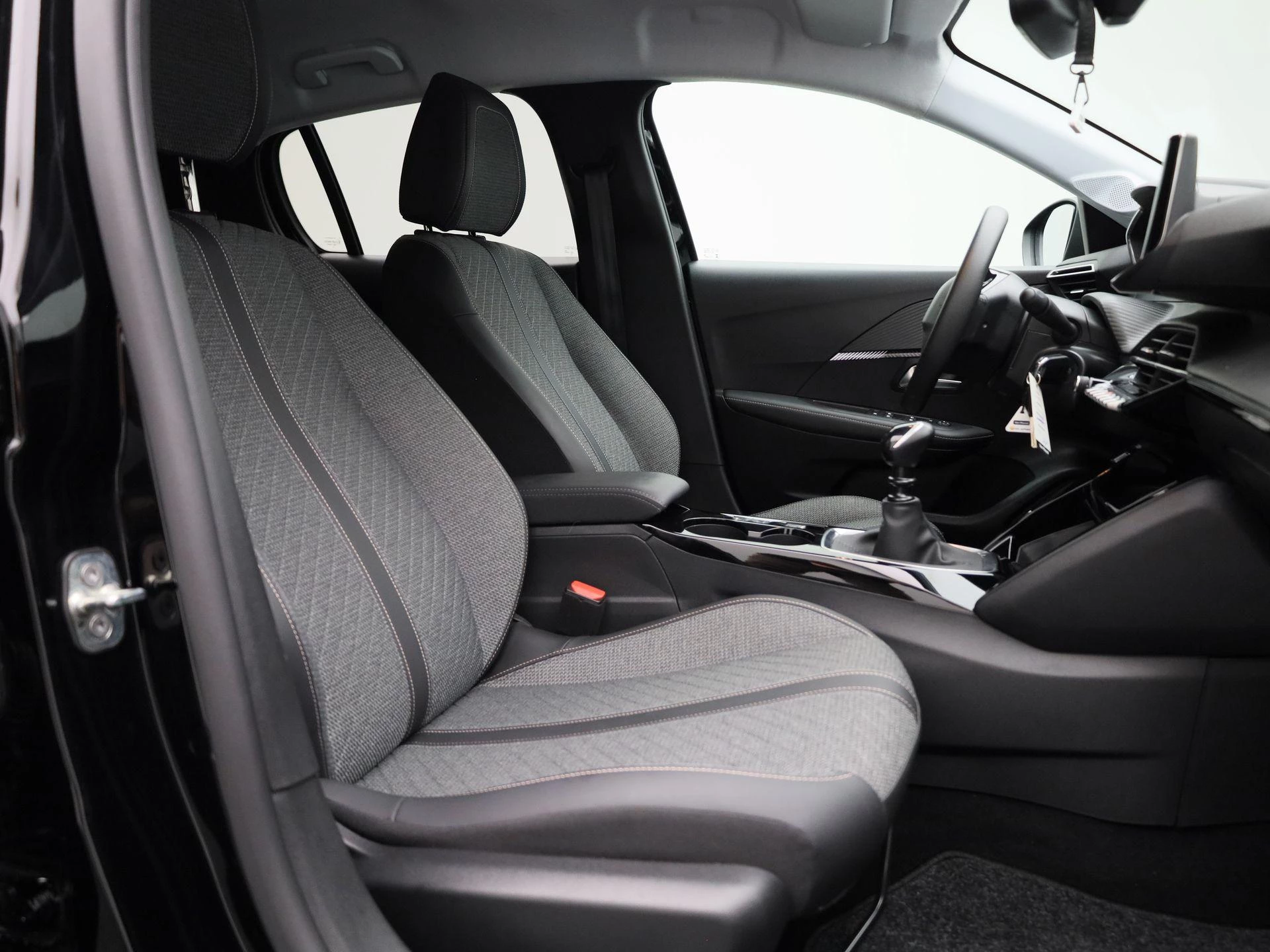 Peugeot 208 1.2 PureTech 100 MAN6 S&S Allure