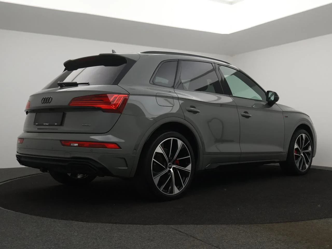 Audi Q5 PHEV Competition 55 TFSI e *S-LINE*367PK*AUTOMAAT*PLUG-IN*CAMERA*B&O*...