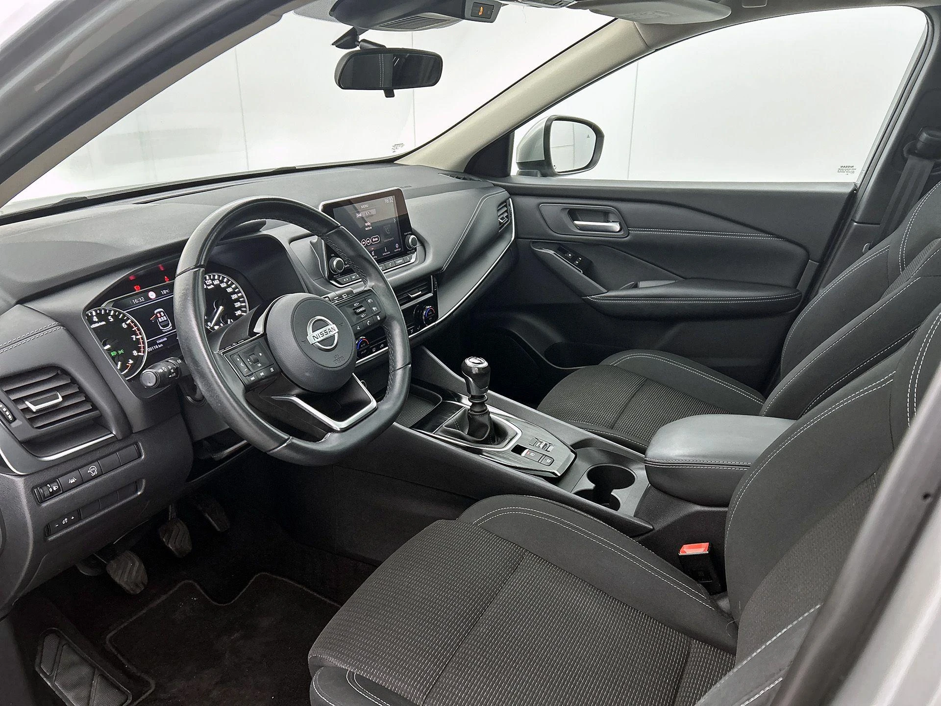 Nissan-QASHQAI-image-18
