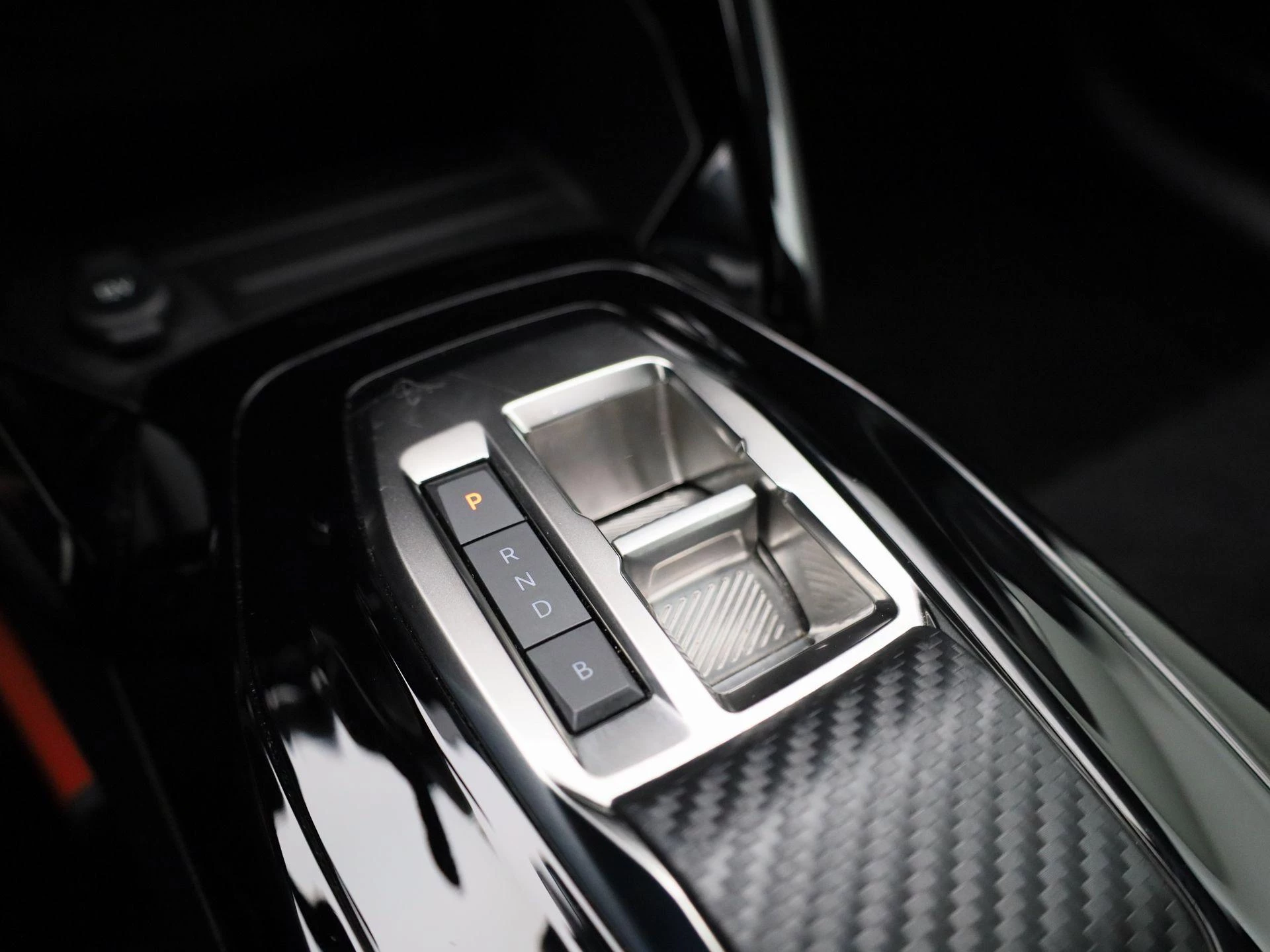 Peugeot-e-208-image-26