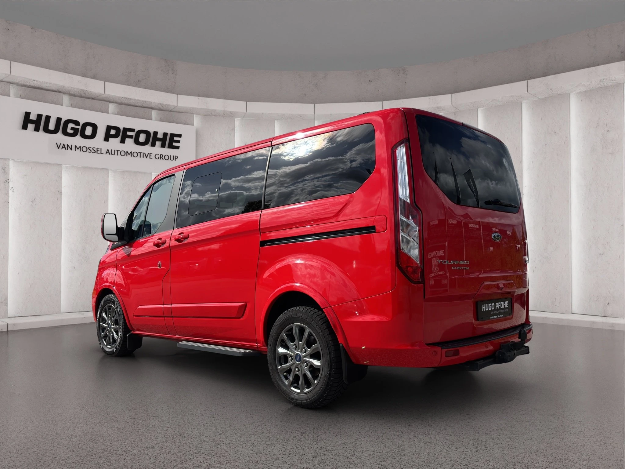 Ford-Tourneo Custom-image-2