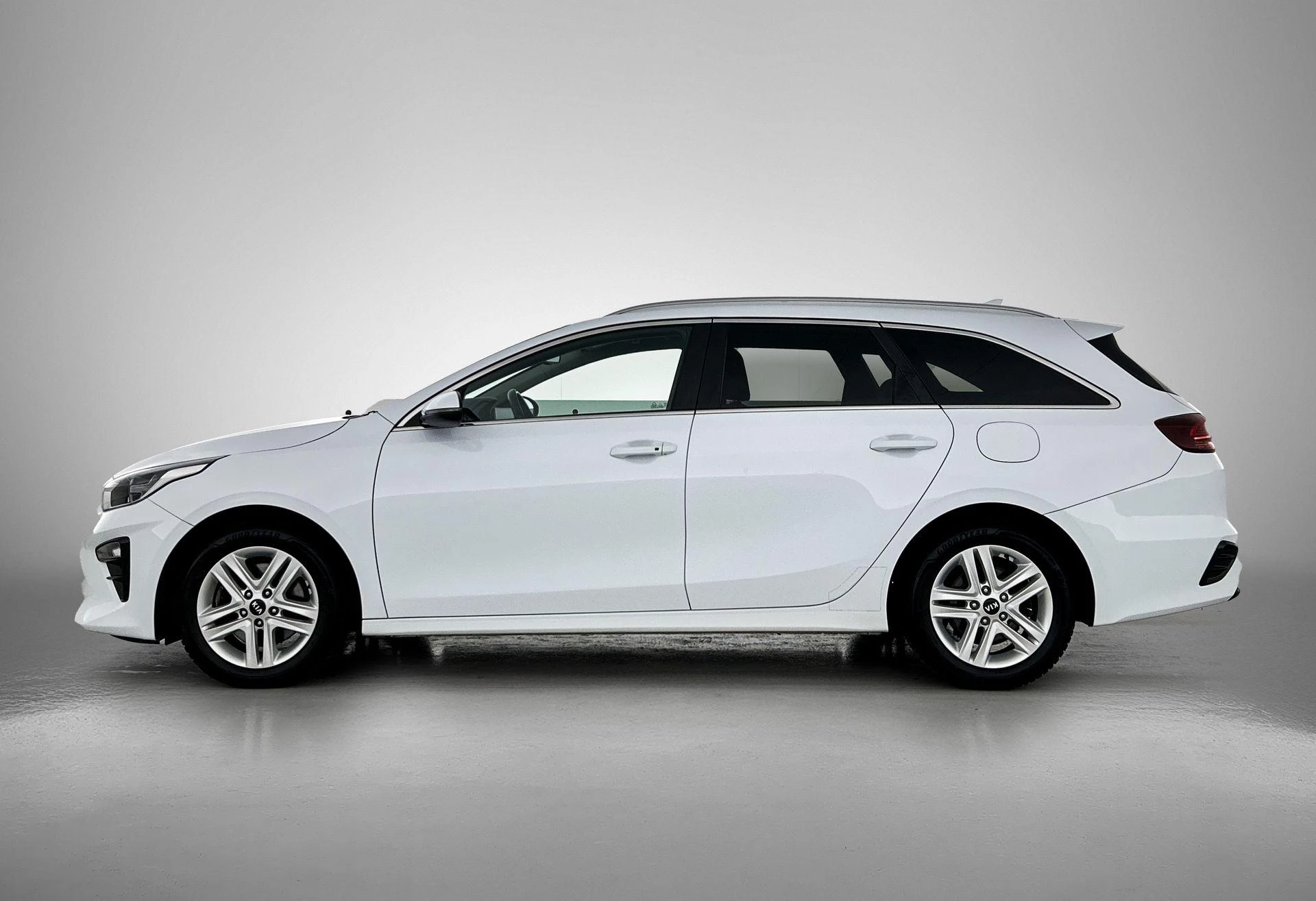 Kia-Ceed Sportswagon-image-1