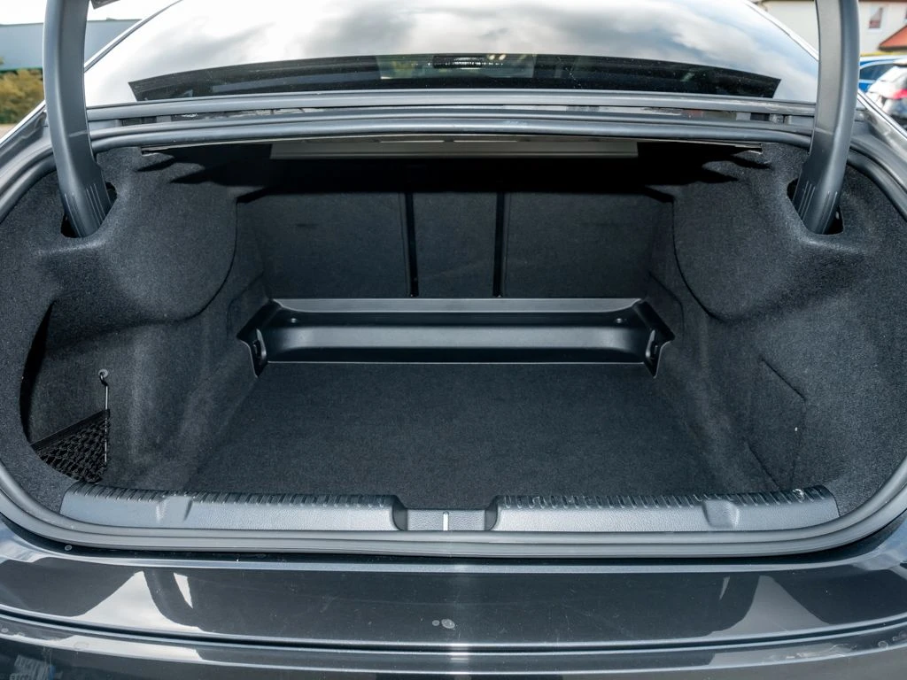 Mercedes-Benz-EQE 350+-image-15