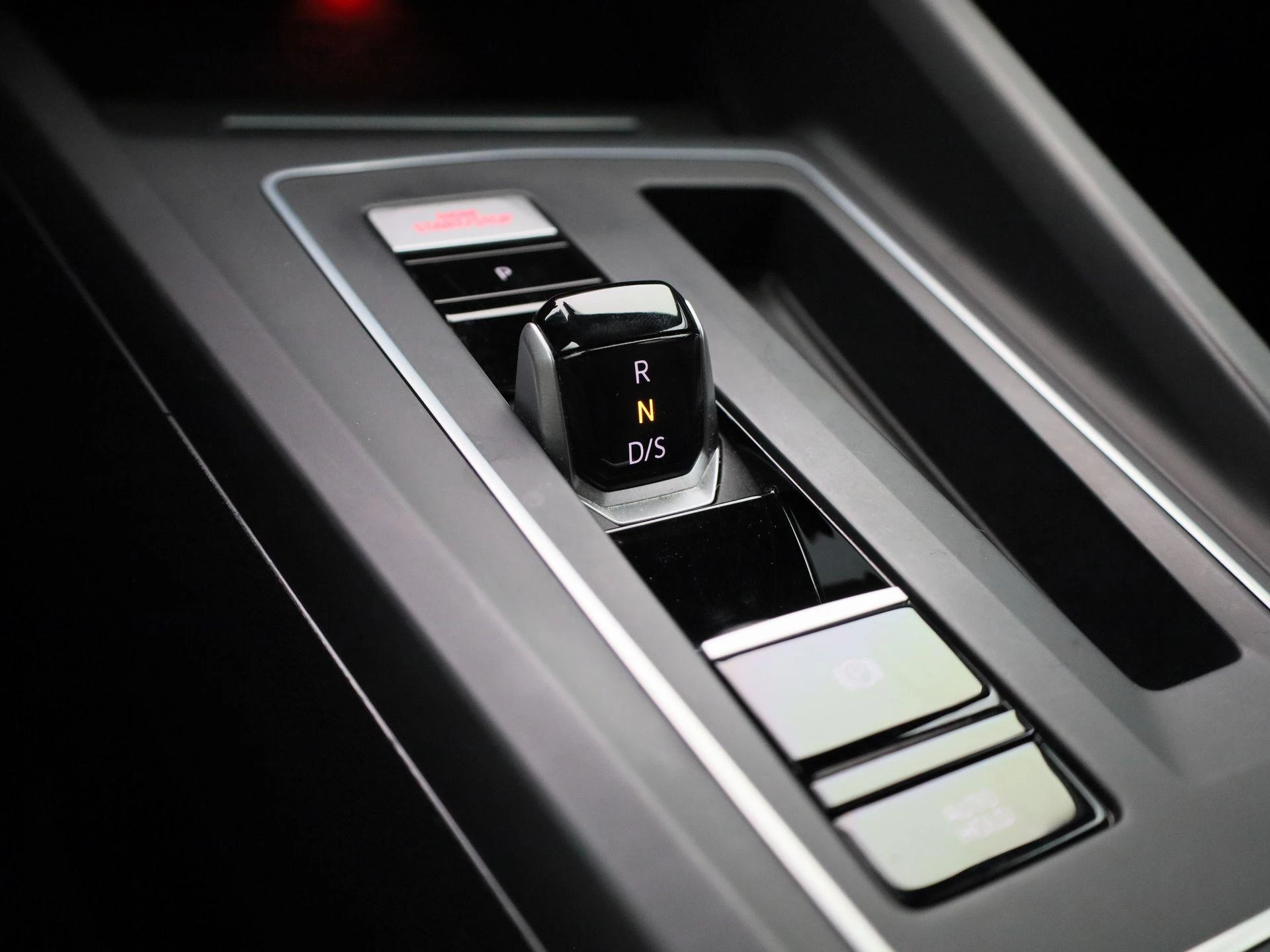 Volkswagen-Golf-image-18