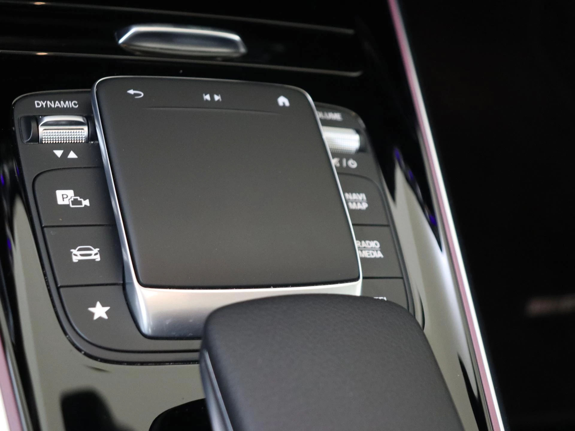 Mercedes-Benz-B-Klasse-image-20