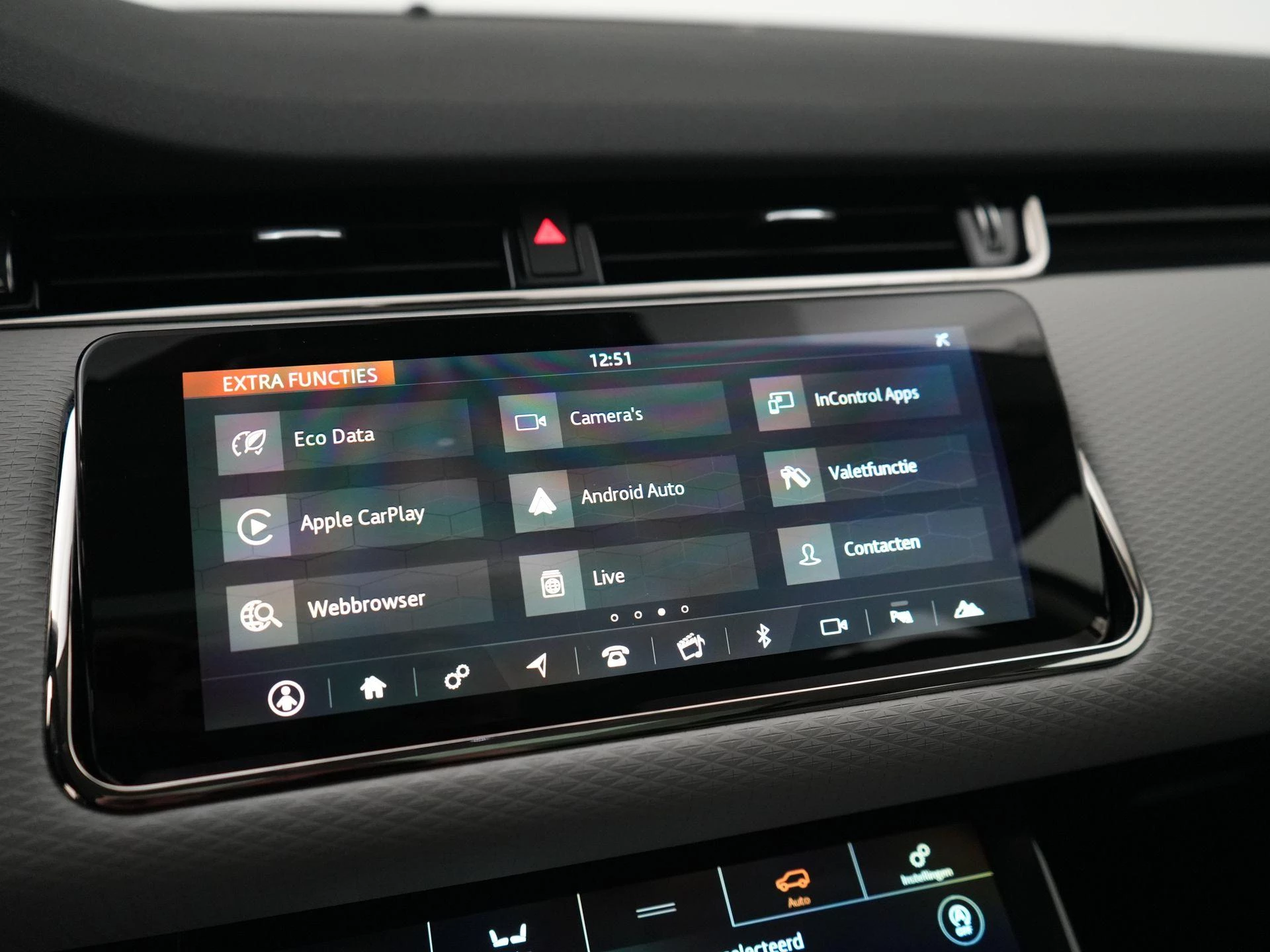 Land Rover-Range Rover Evoque-image-25