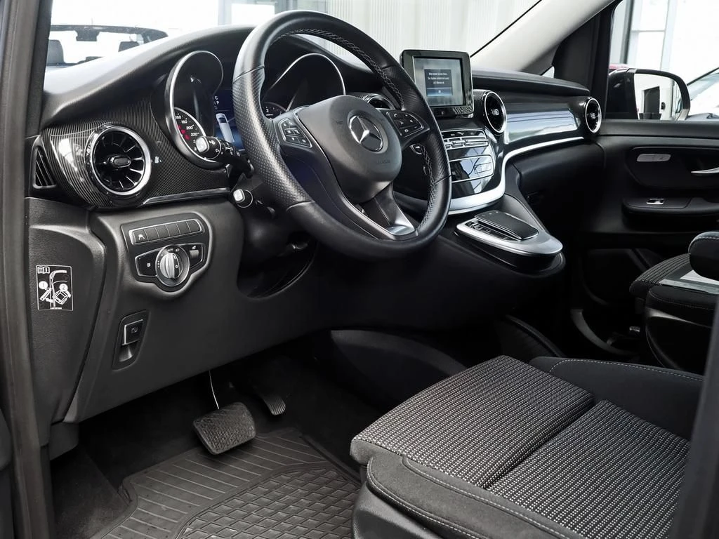 Mercedes-Benz-V-Klasse 220-image-7