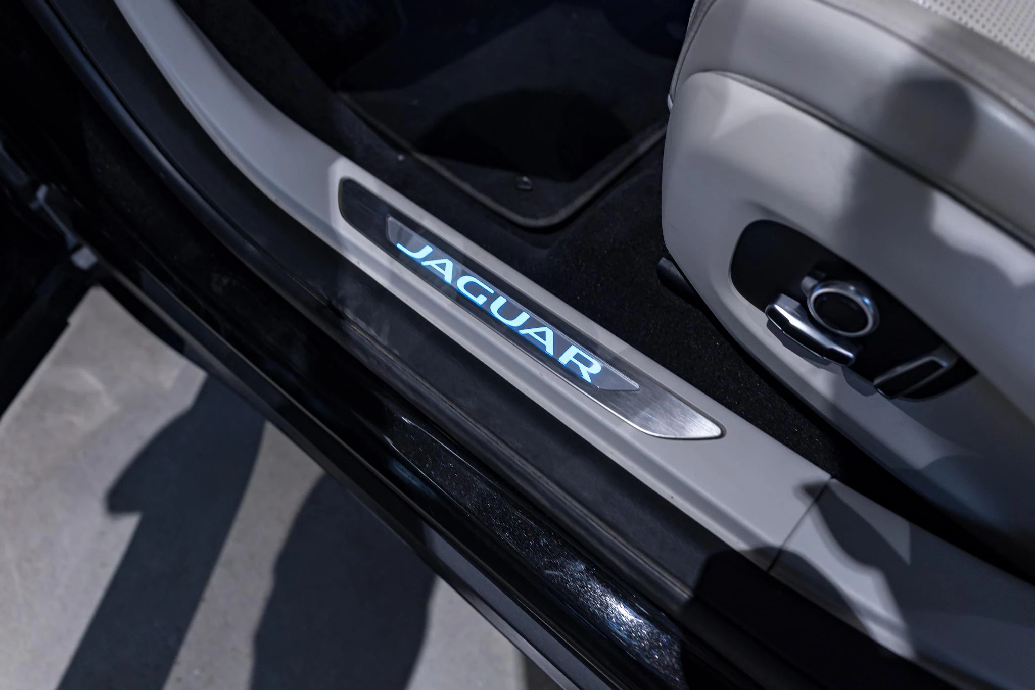 Jaguar-I-PACE-image-24