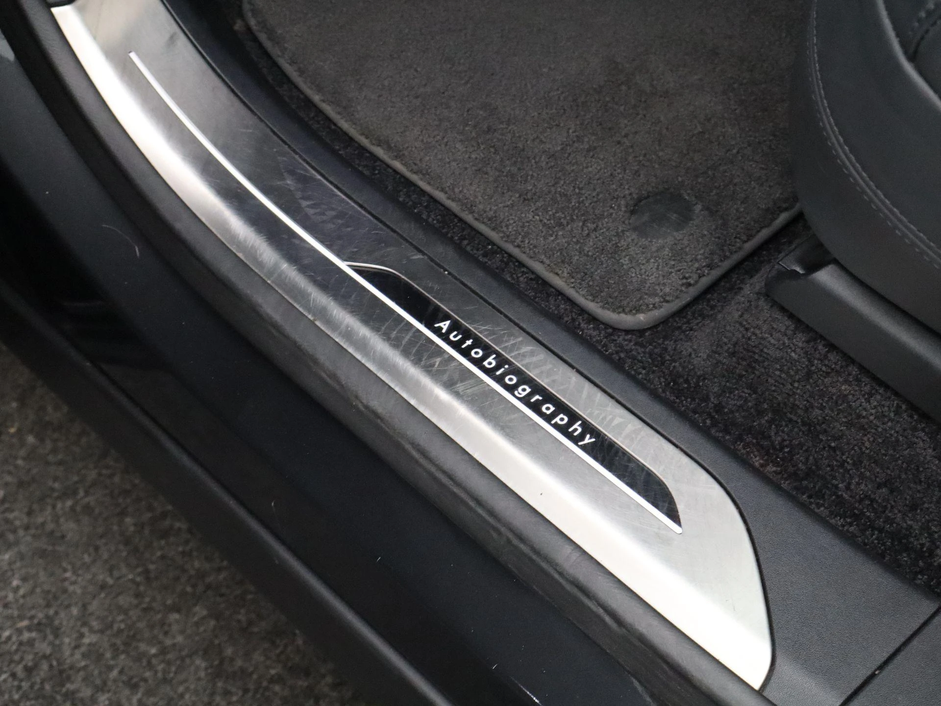 Land Rover-Range Rover-image-30