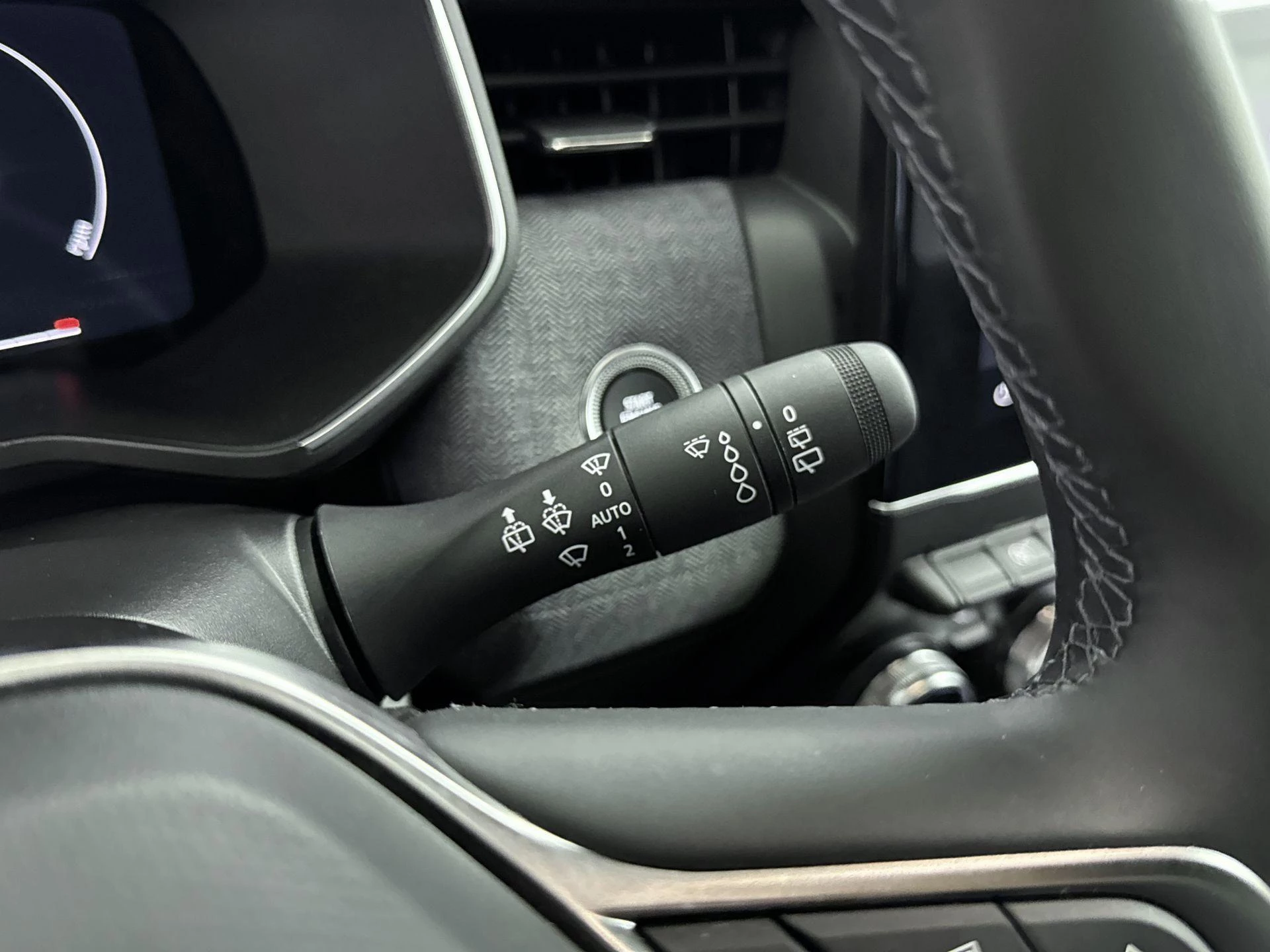 Renault-Clio-image-22