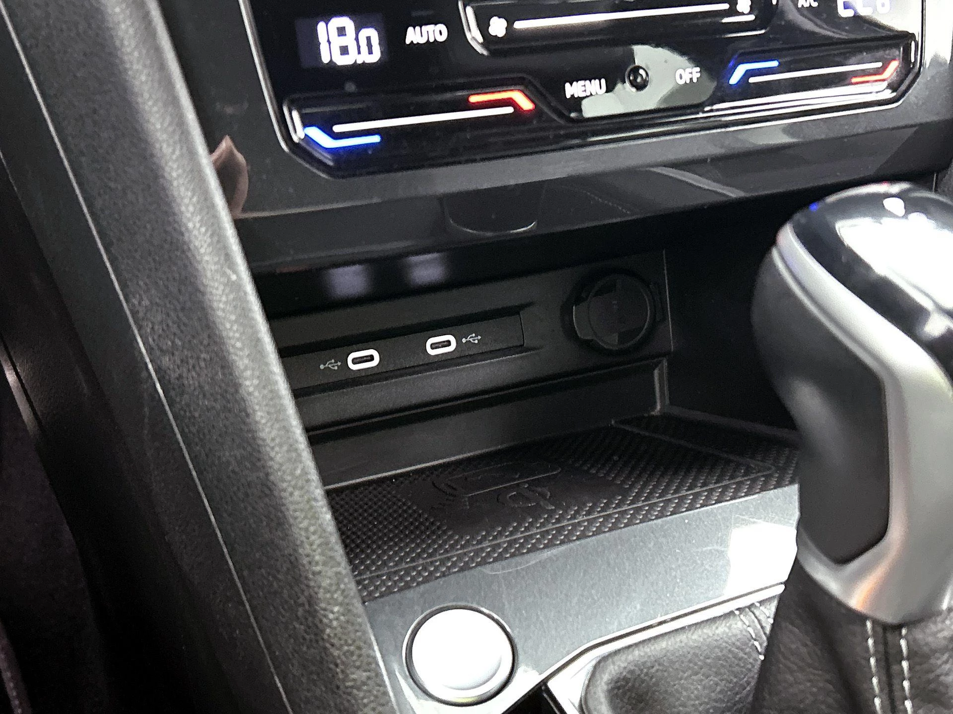 Volkswagen-Tiguan-image-35