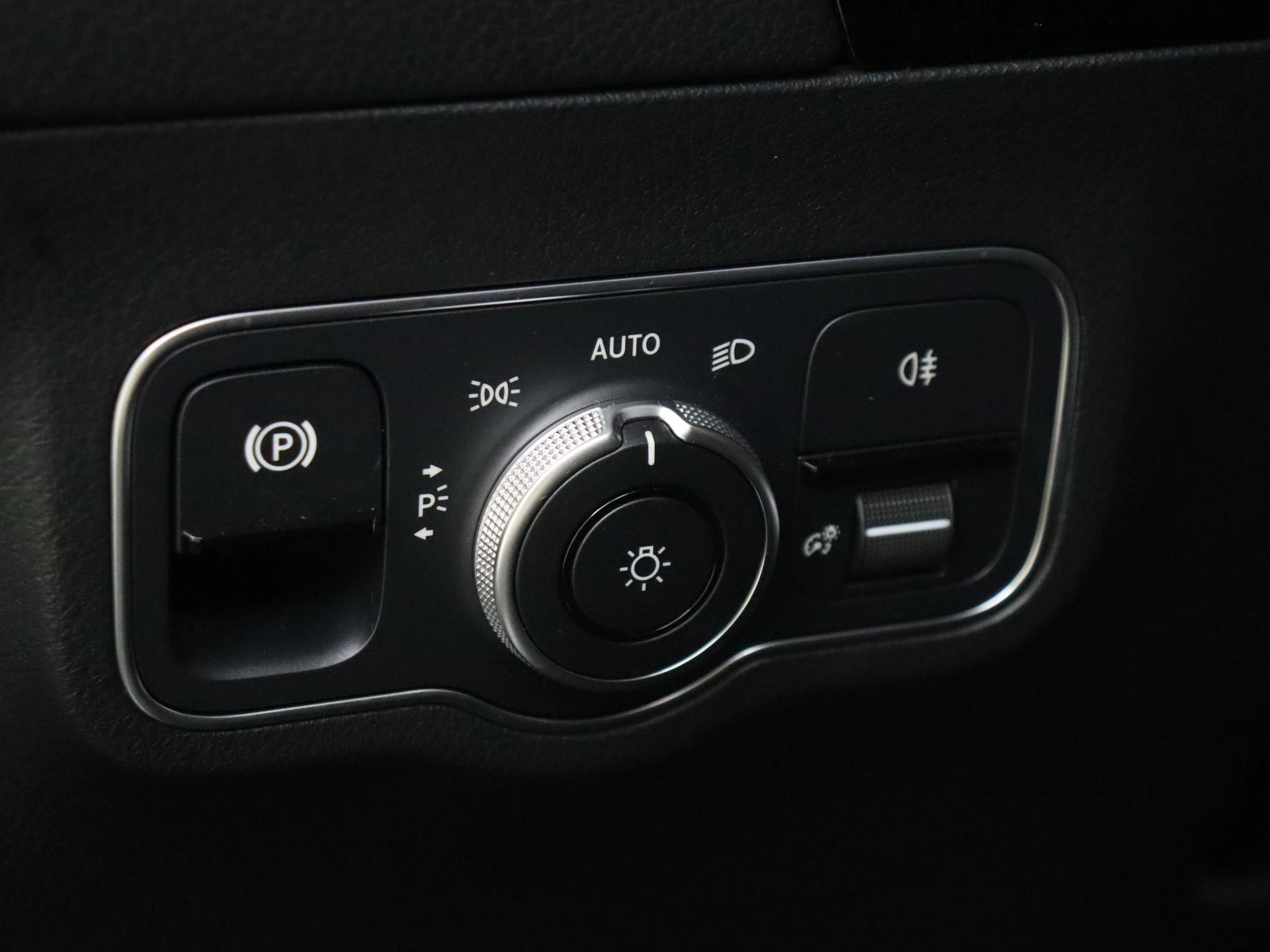 Mercedes-Benz-B-Klasse-image-28