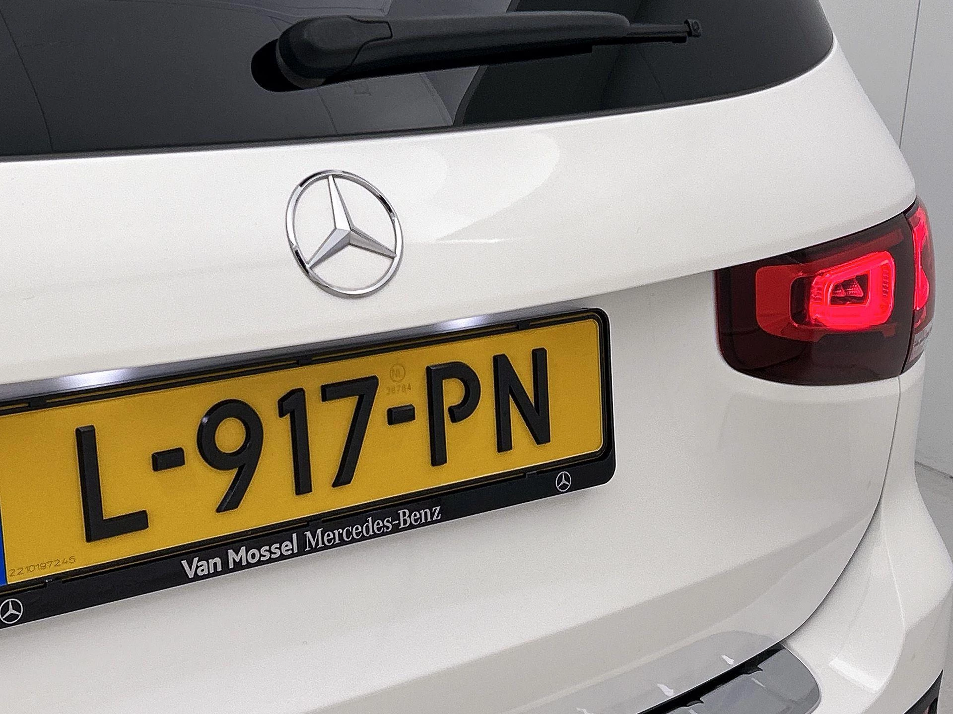 Mercedes-Benz-GLB-image-37