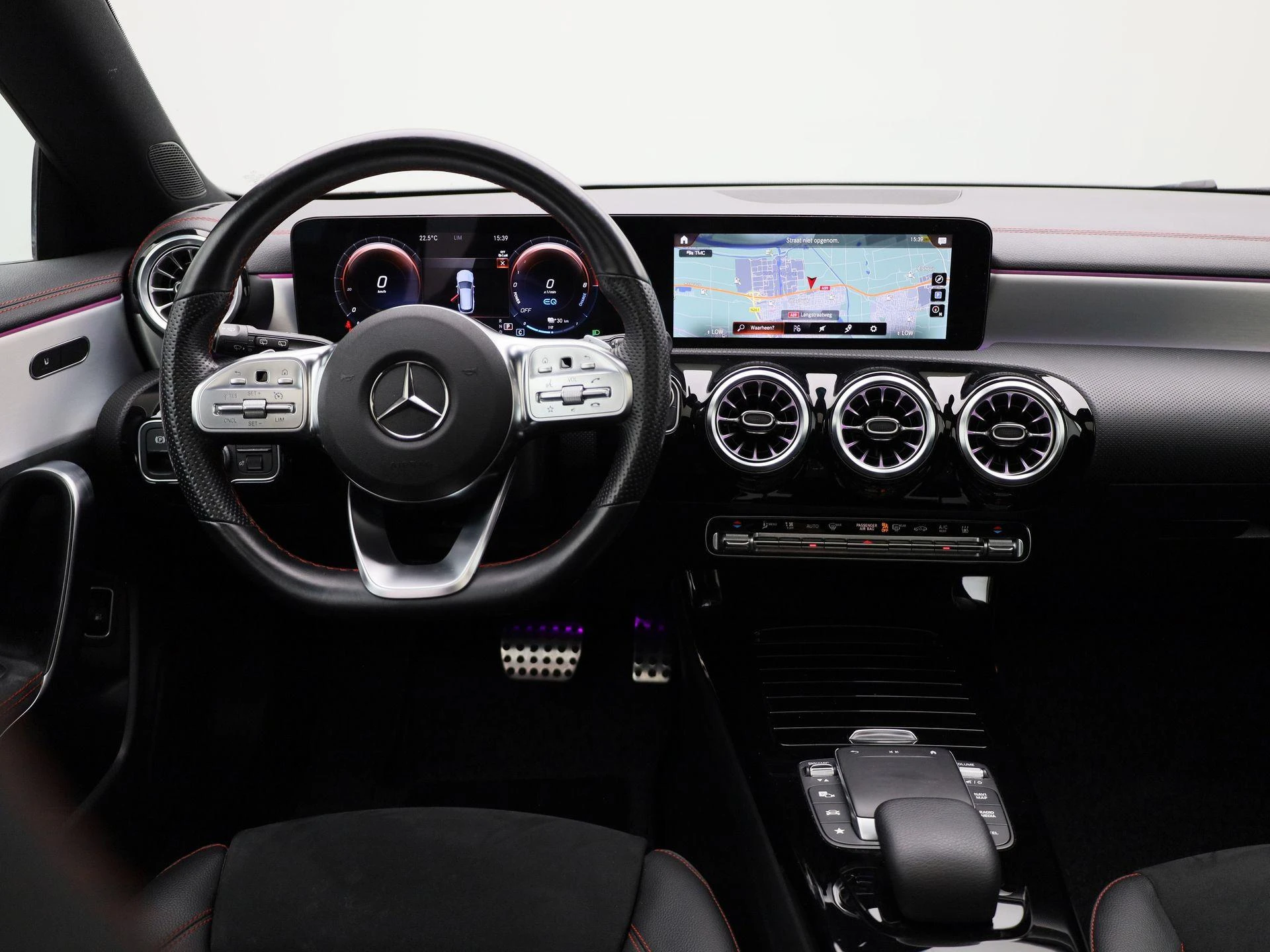 Mercedes-Benz-CLA-image-6