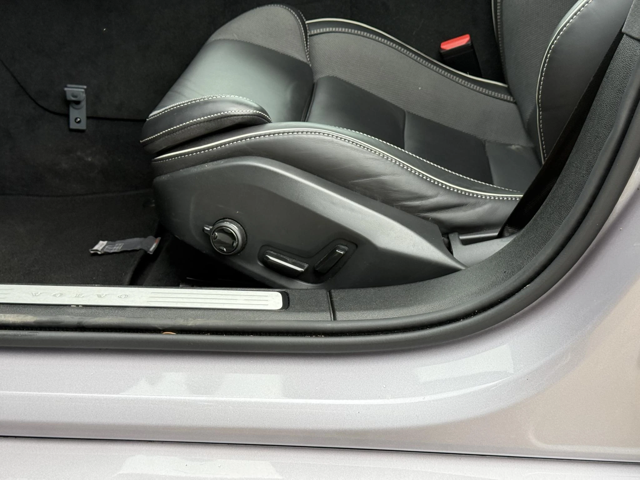 Volvo V60 T6 Plug-in hybrid AWD Plus Dark