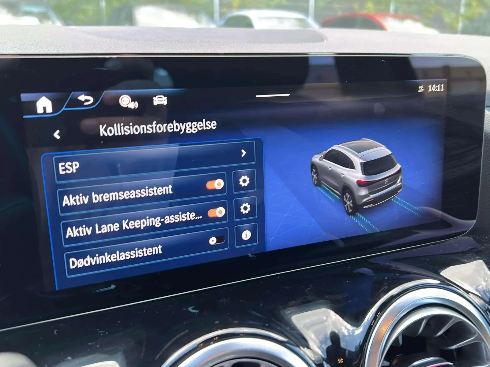 Mercedes-Benz-EQA-image-16