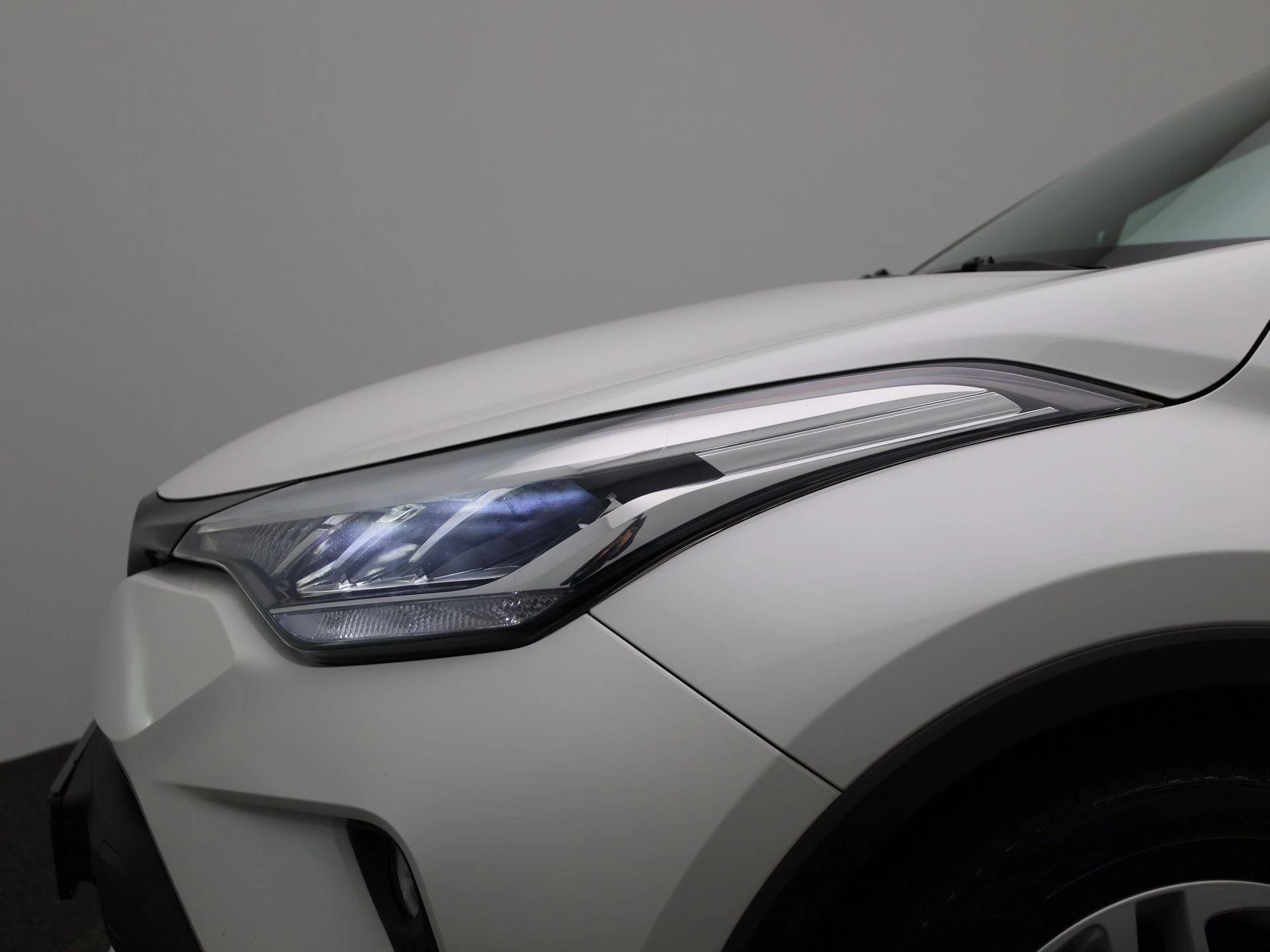 Toyota-C-HR-image-14