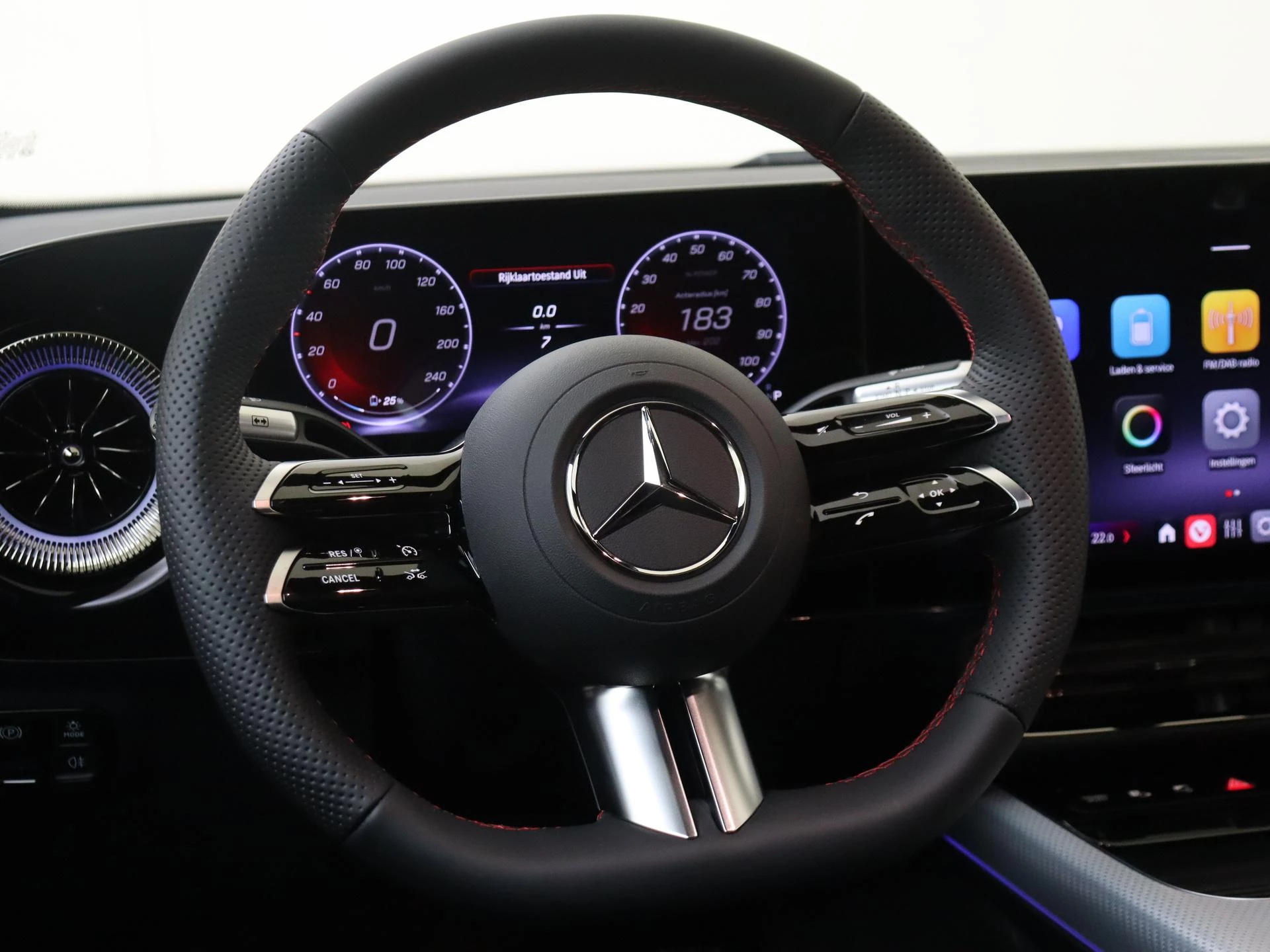 Mercedes-Benz-CLA-image-14
