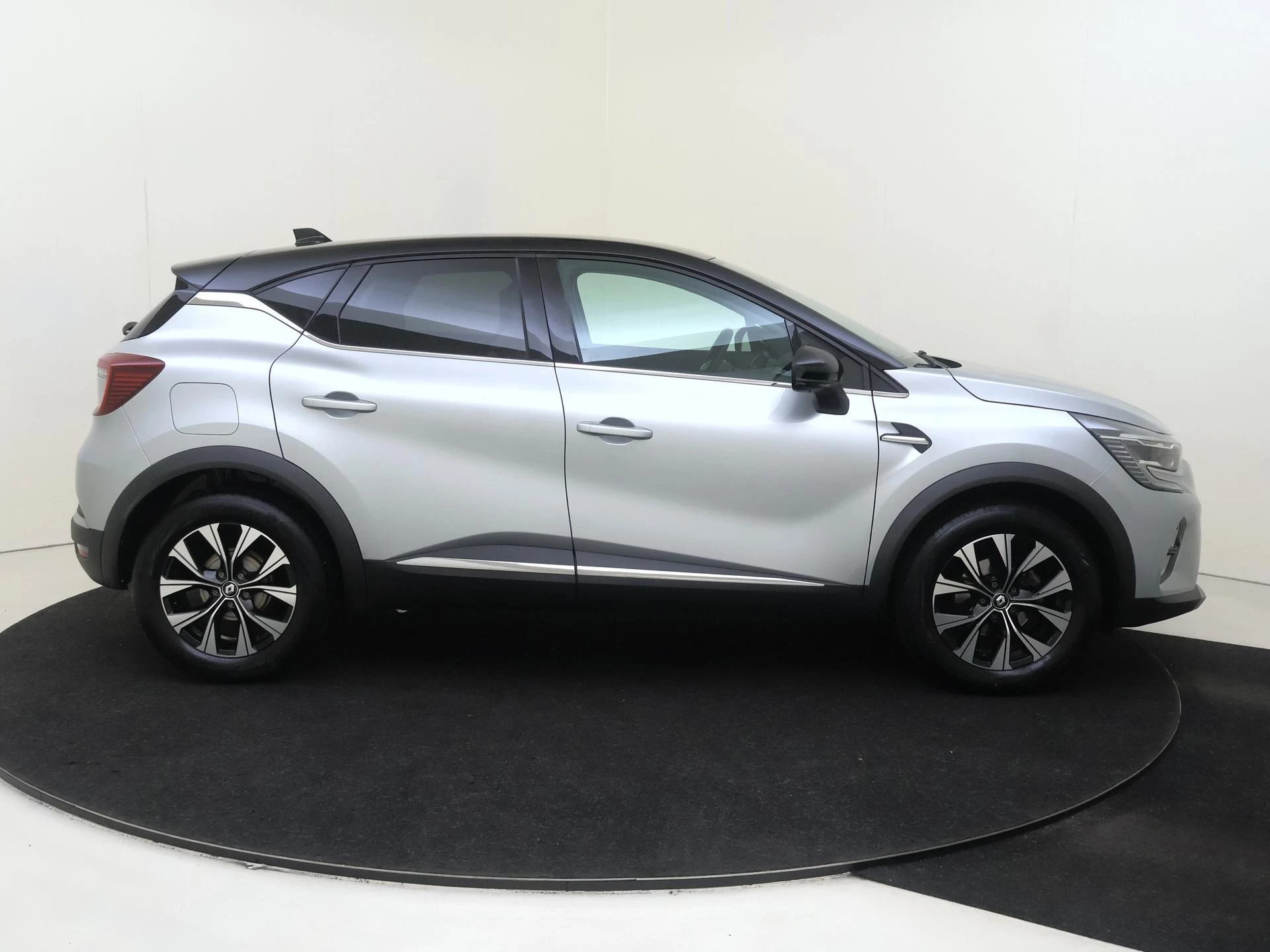 Renault-Captur-image-8