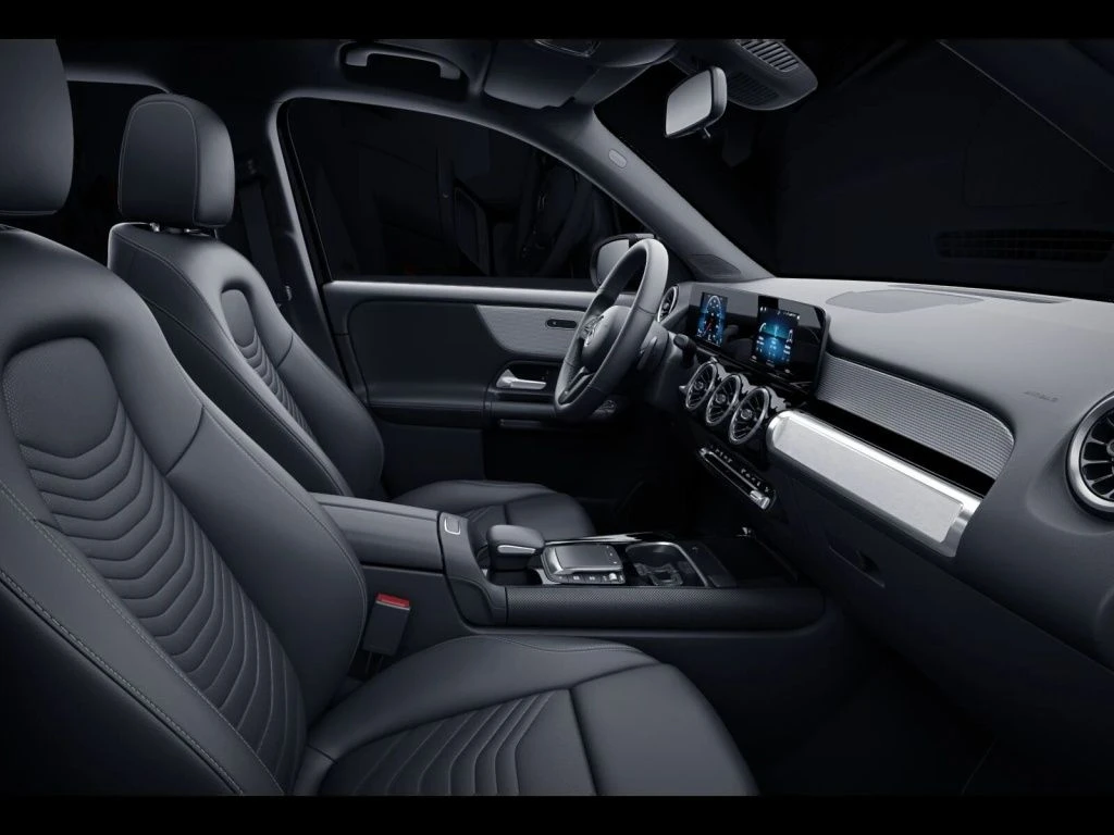Mercedes-Benz-GLB 200 d-image-10