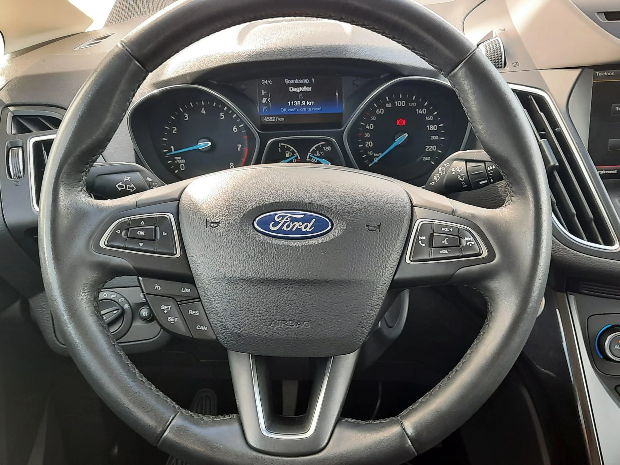 Ford-C-MAX-image-9
