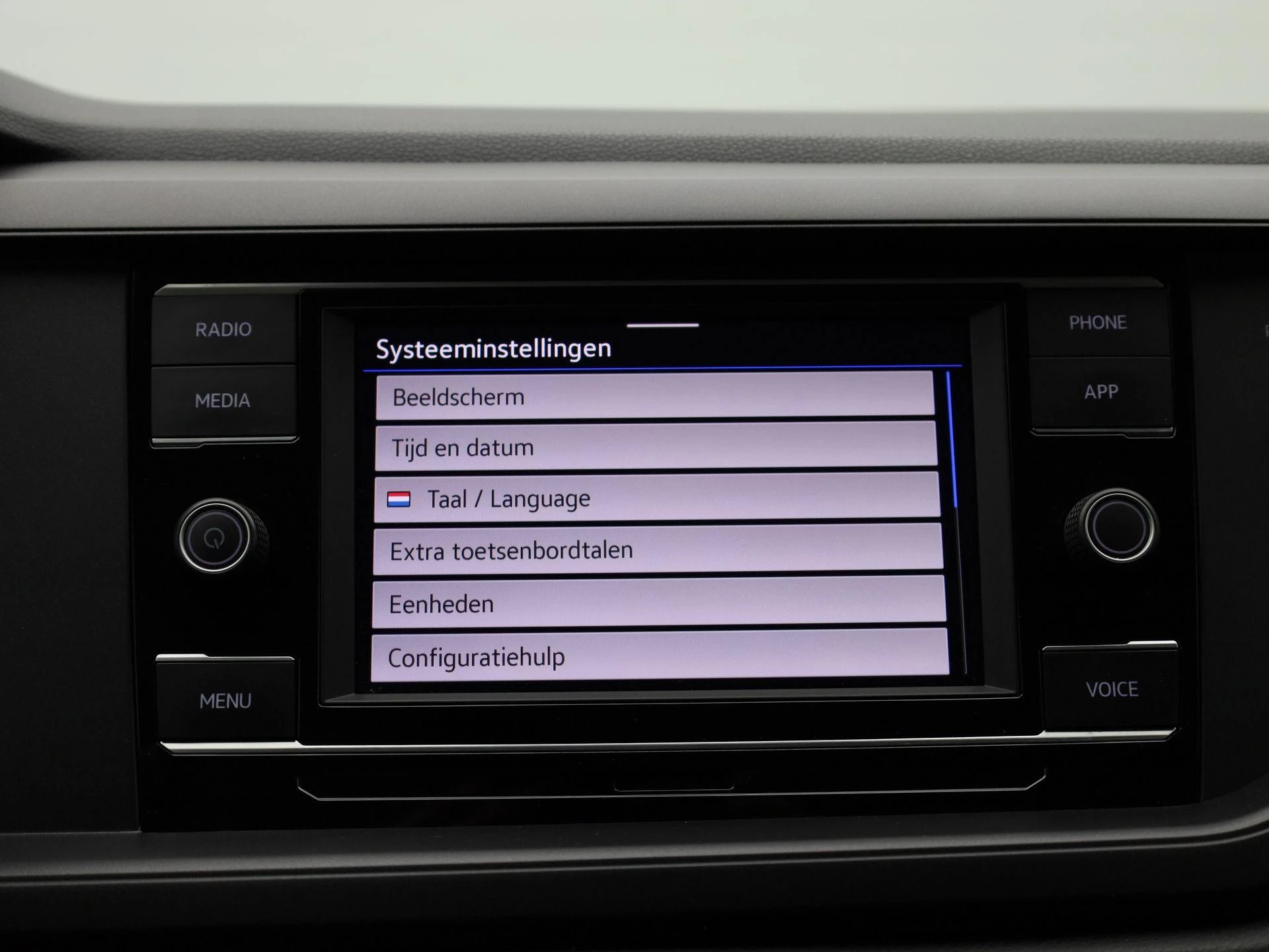 Volkswagen-Polo-image-25