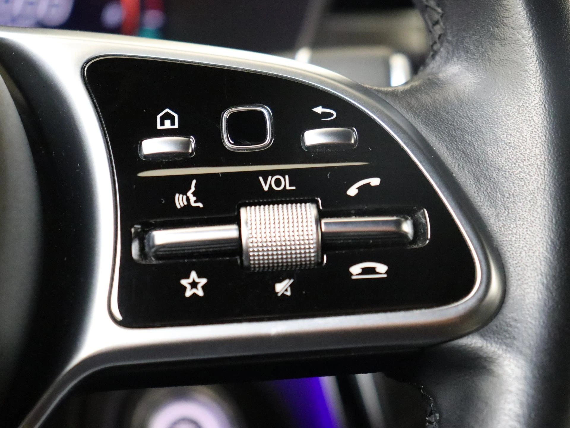 Mercedes-Benz-GLC-image-12