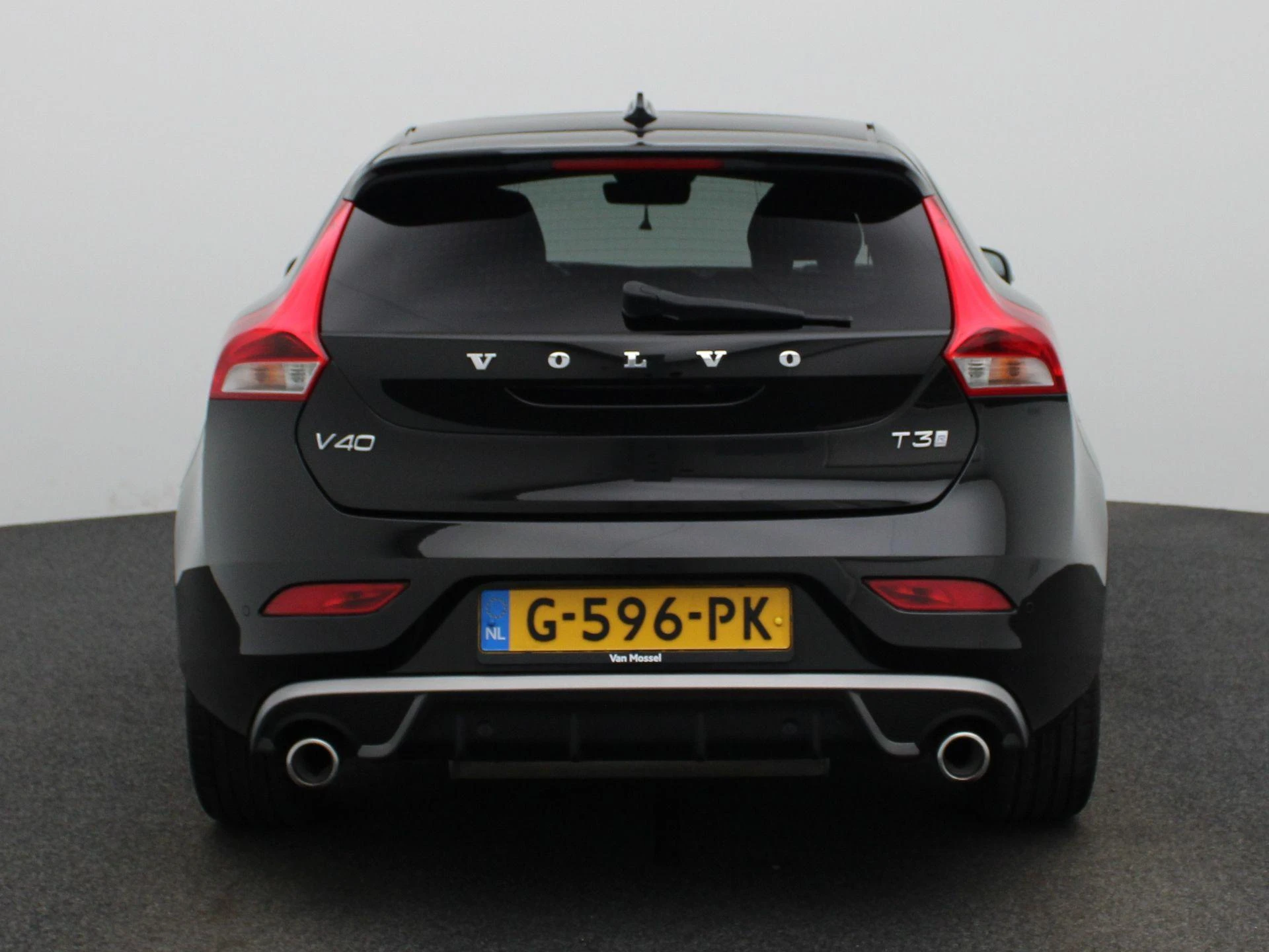 Volvo-V40-image-4