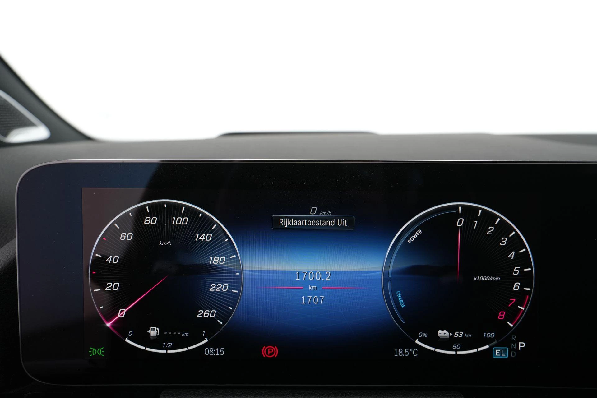 Mercedes-Benz-GLA-image-13