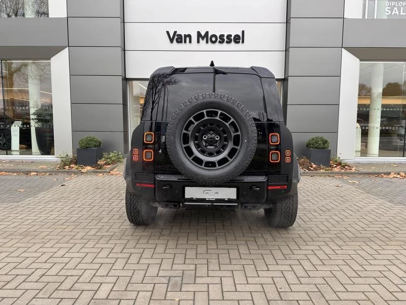 Land Rover Defender 110 P635 OCTA Black Edition AWD Auto. 26MY