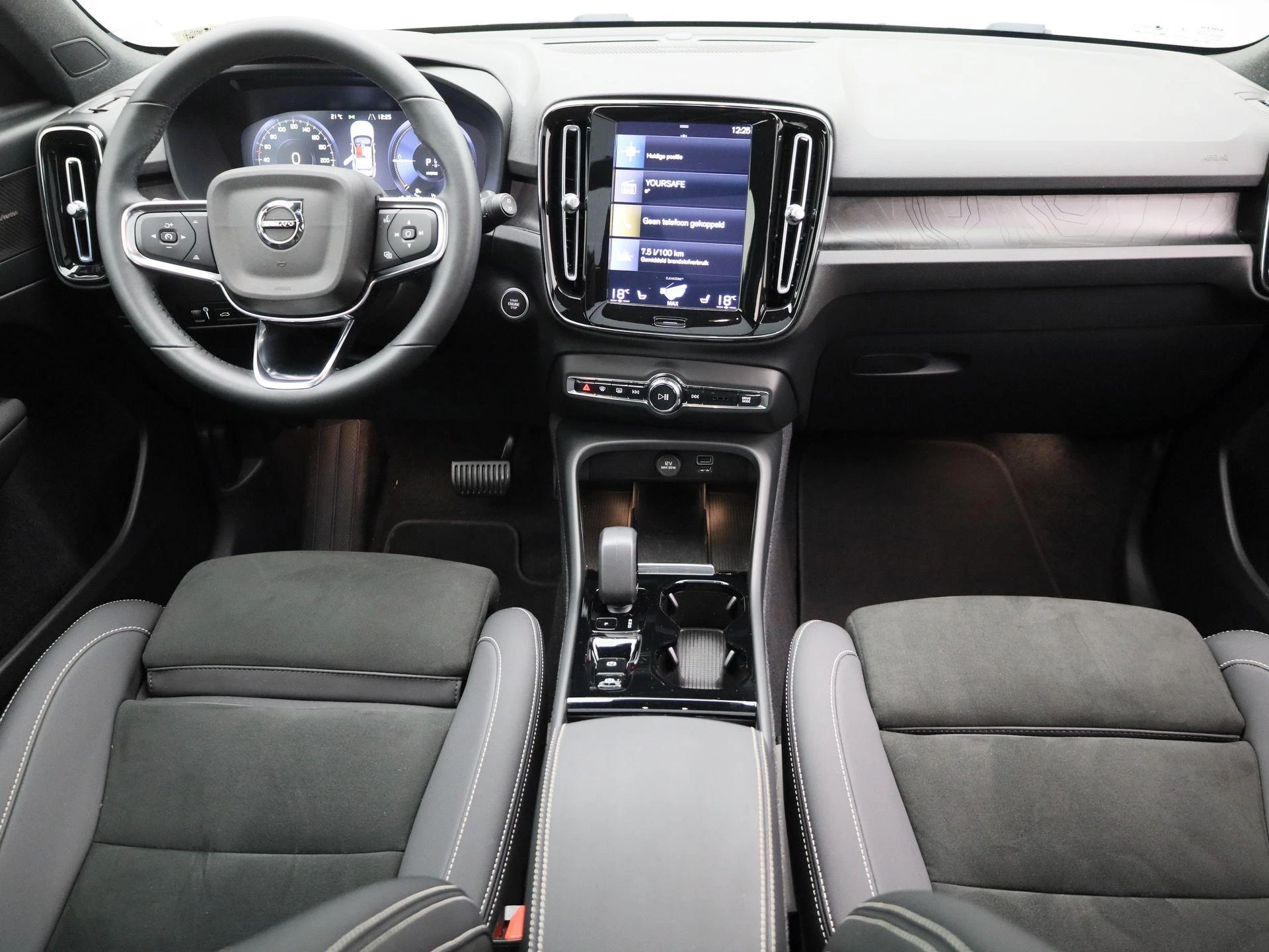 Volvo-XC40-image-8