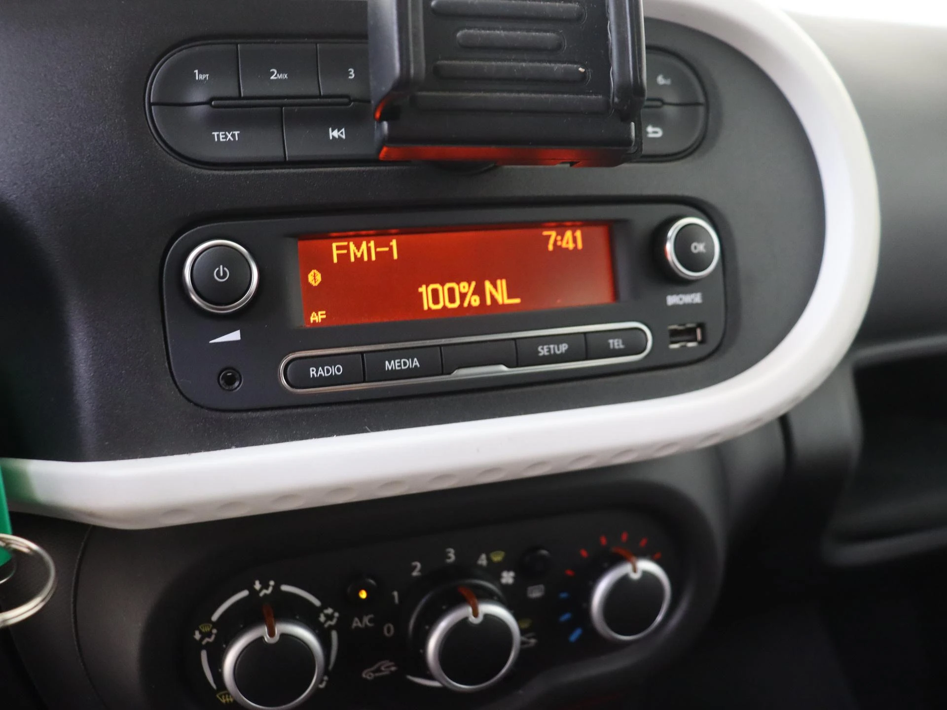 Renault-Twingo-image-16