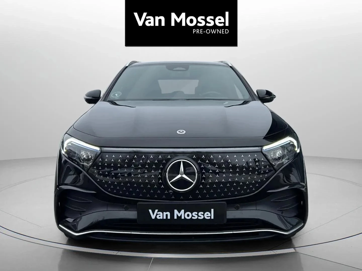 Mercedes-Benz-EQA-image-1