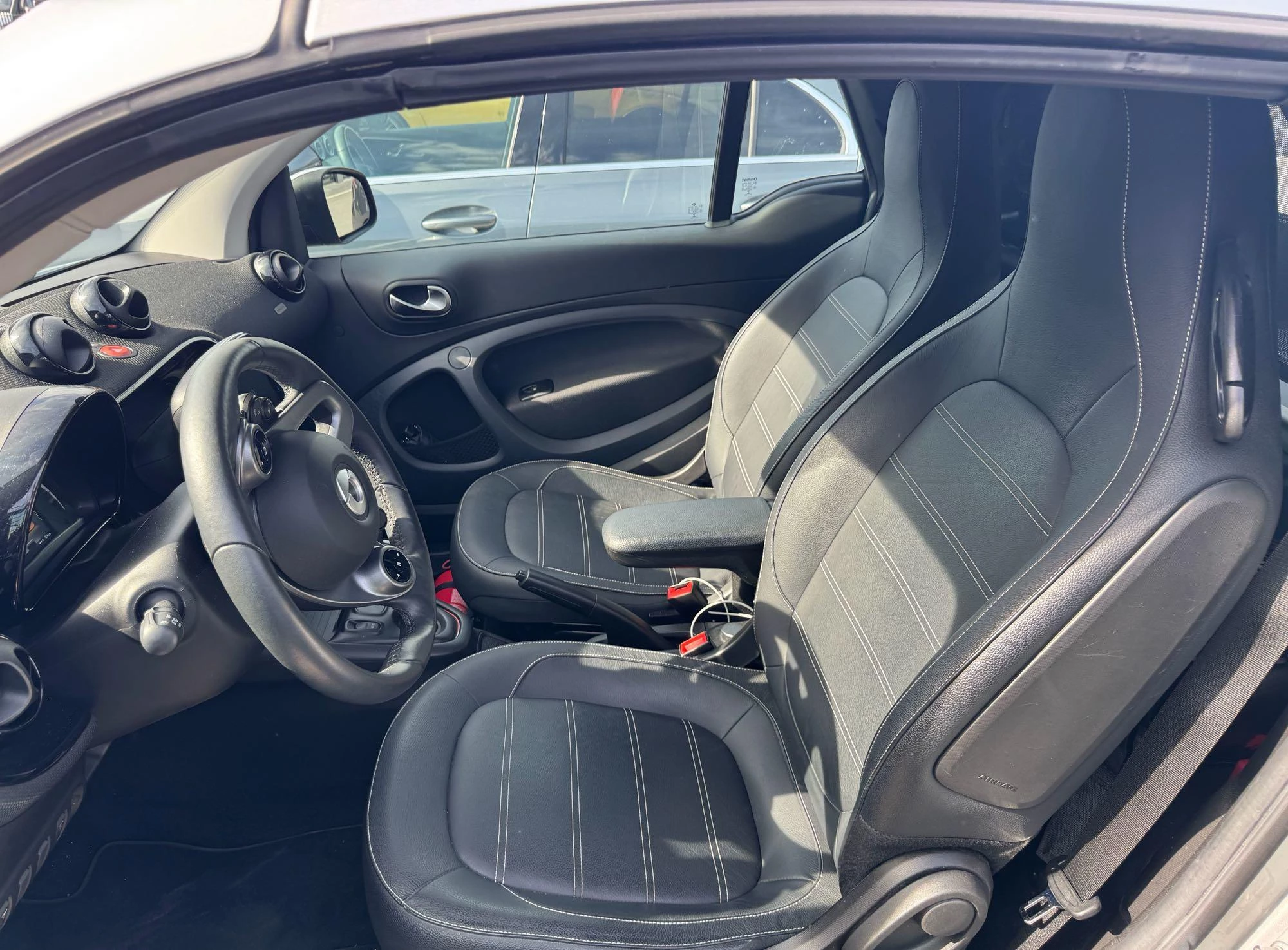 smart Fortwo cabrio Elektromotor 60kW Comfort + LEDER +