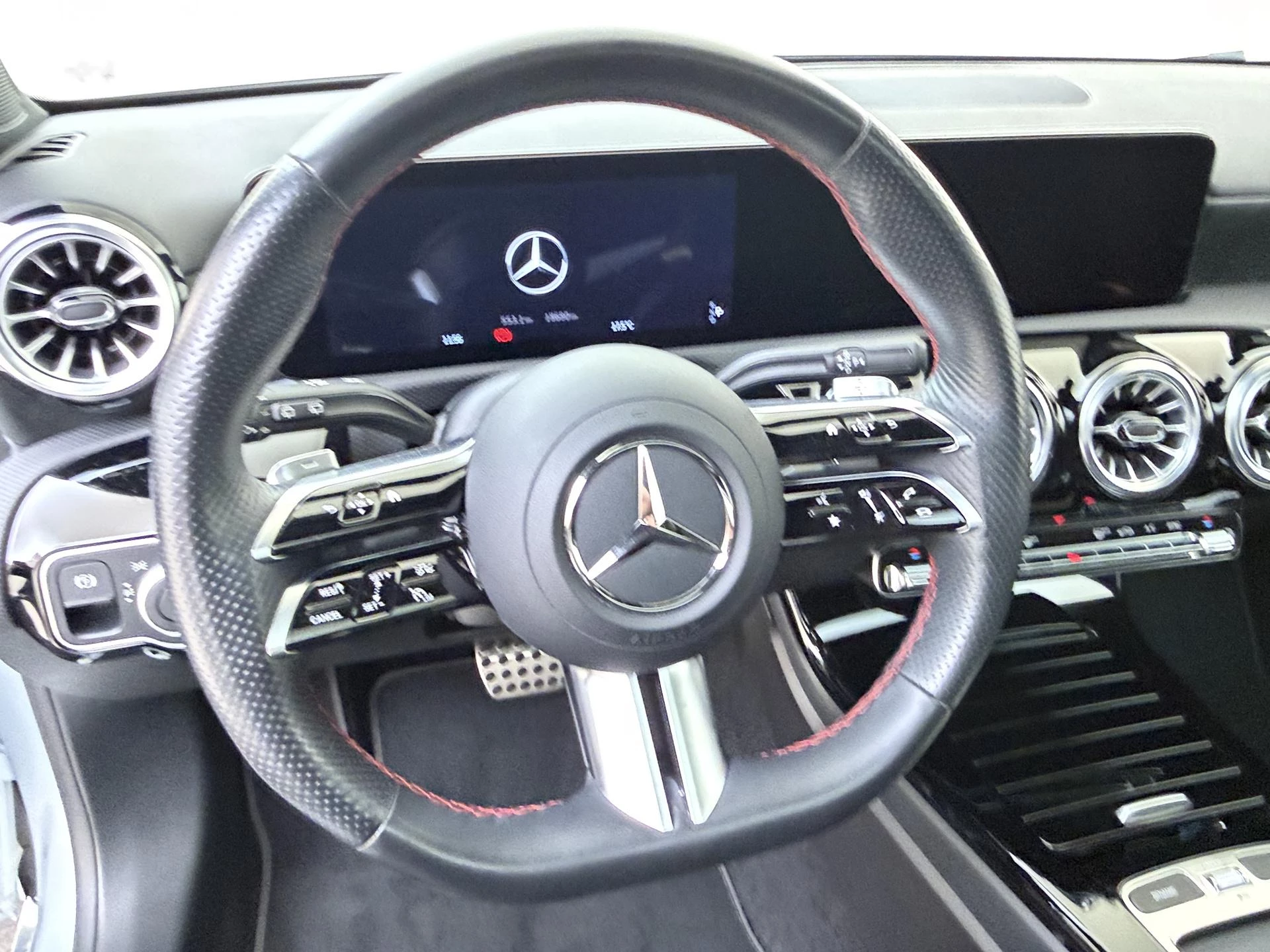 Mercedes-Benz-A-Klasse-image-9