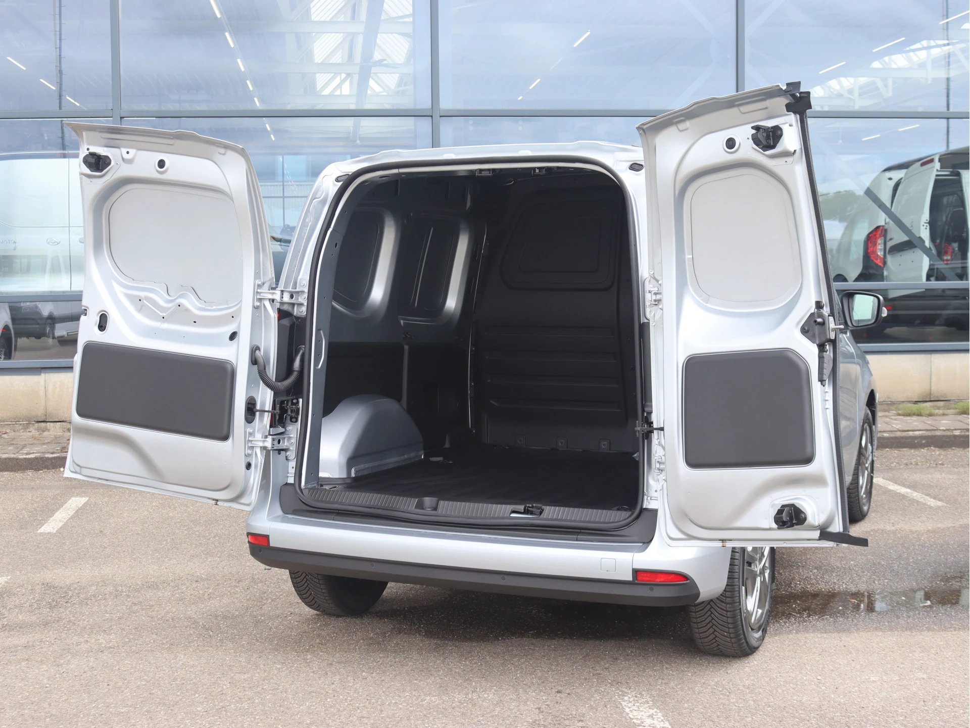 Mercedes-Benz-Citan-image-2