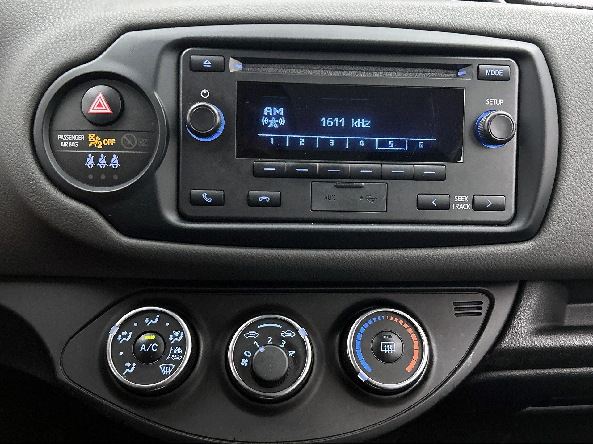 Toyota-Yaris-image-24