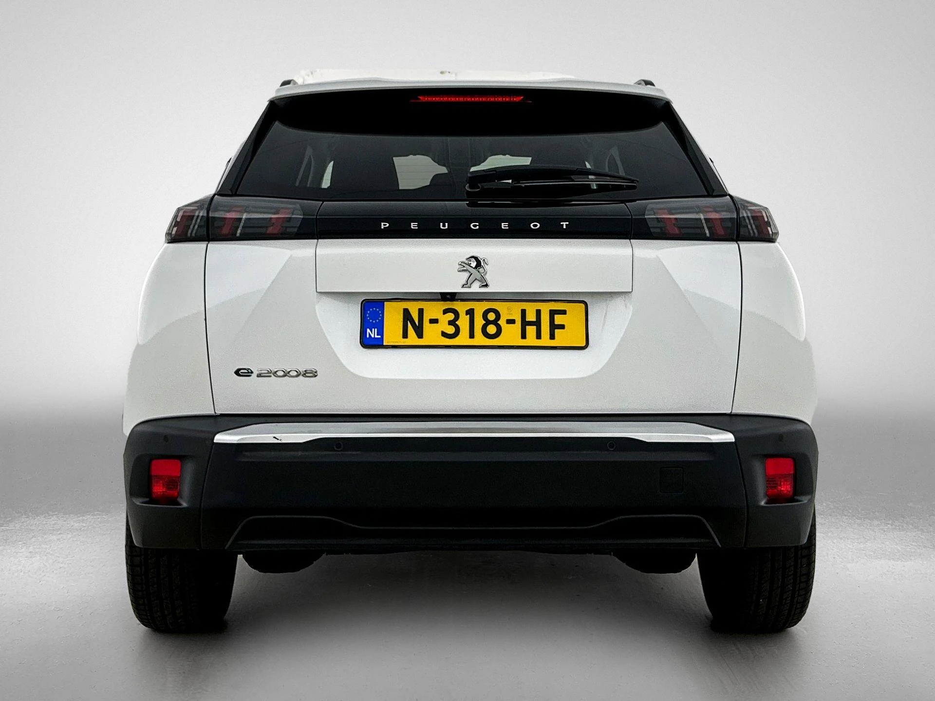 Peugeot-e-2008-image-2