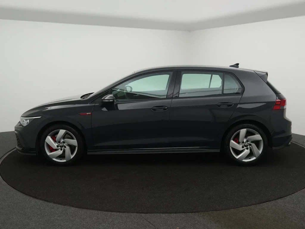 Volkswagen-Golf-image-3